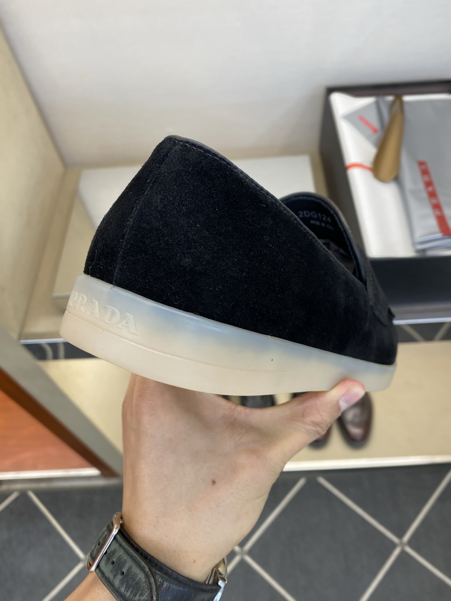 ⚠️【PRA＊】⚠️高品质，四季款⚠️男士休闲款正码：39一44(5－10）  (黑、兰、灰、杏)⚠️经