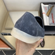 ⚠️【PRA*】⚠️高品质,四季款⚠️男士休闲款正码:39一44(5-10) (黑、兰、灰、杏)⚠️经 ⚠️【PRA*】⚠️高品质,四季款⚠️男士休闲款正码:39一44(5-10) (黑、兰、灰、杏)⚠️经