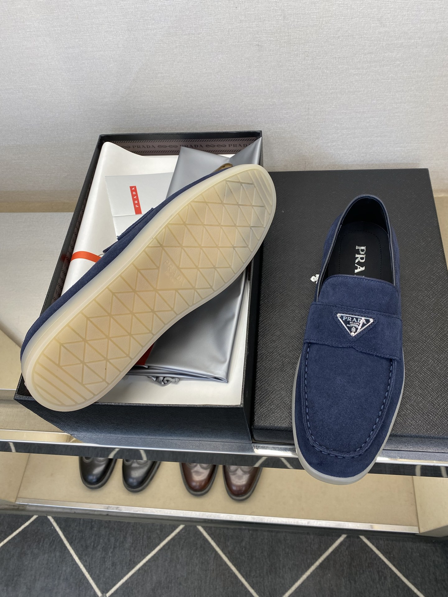 ⚠️【PRA＊】⚠️高品质，四季款⚠️男士休闲款正码：39一44(5－10）  (黑、兰、灰、杏)⚠️经
