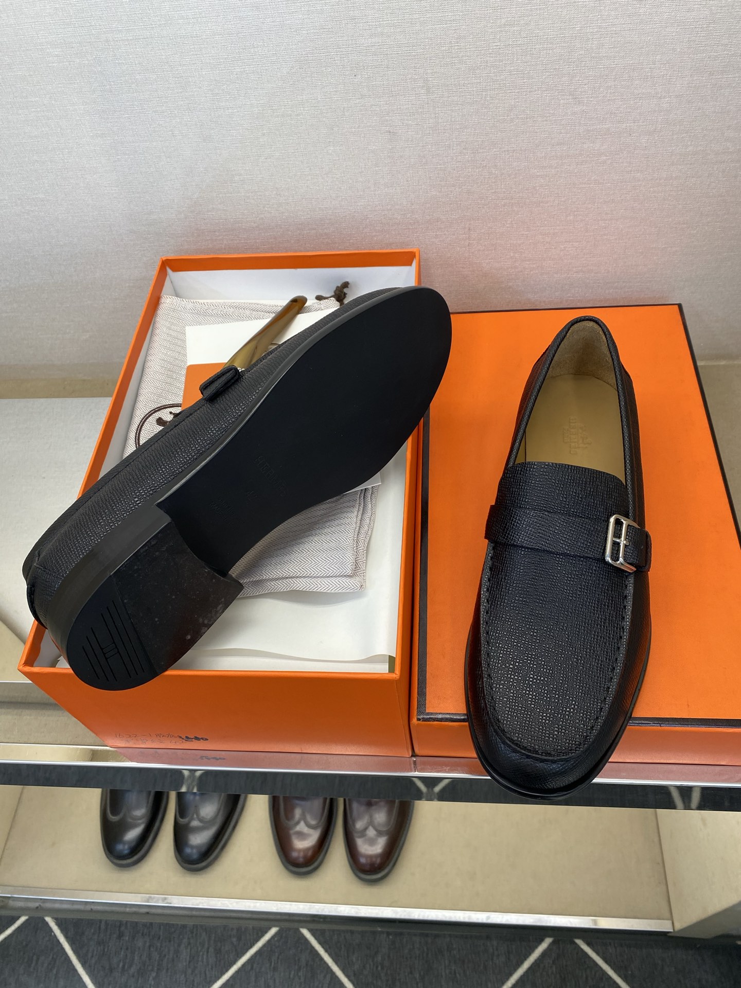 ⚠️【HMS＊】⚠️高品质，顶尖工艺品⚠️男士时尚经典乐福鞋⚠️正码：39－44(6.5一9）⚠️经典乐