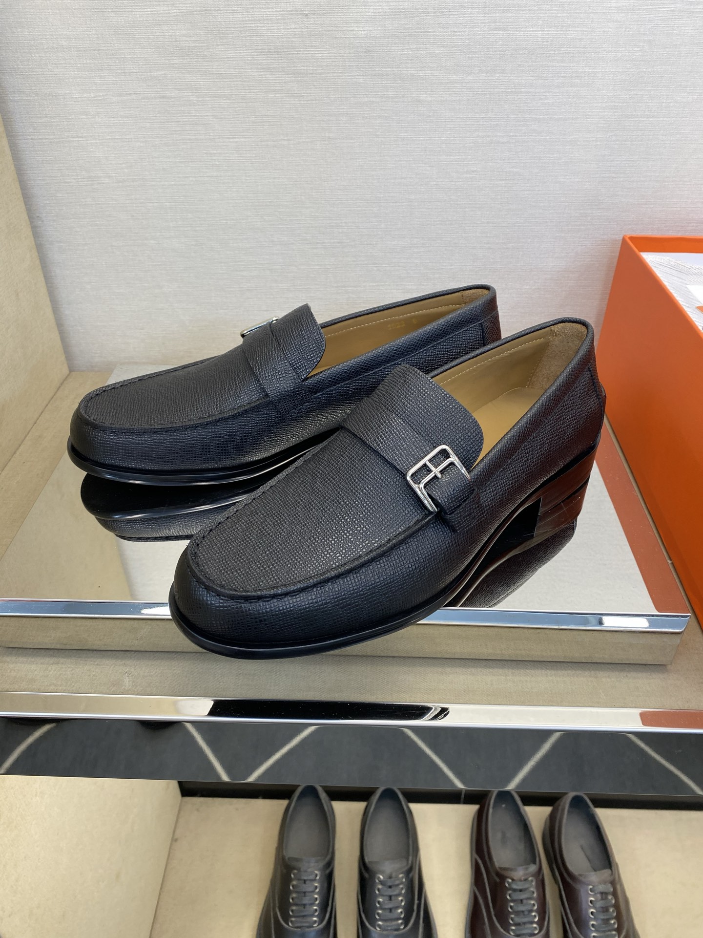 ⚠️【HMS＊】⚠️高品质，顶尖工艺品⚠️男士时尚经典乐福鞋⚠️正码：39－44(6.5一9）⚠️经典乐