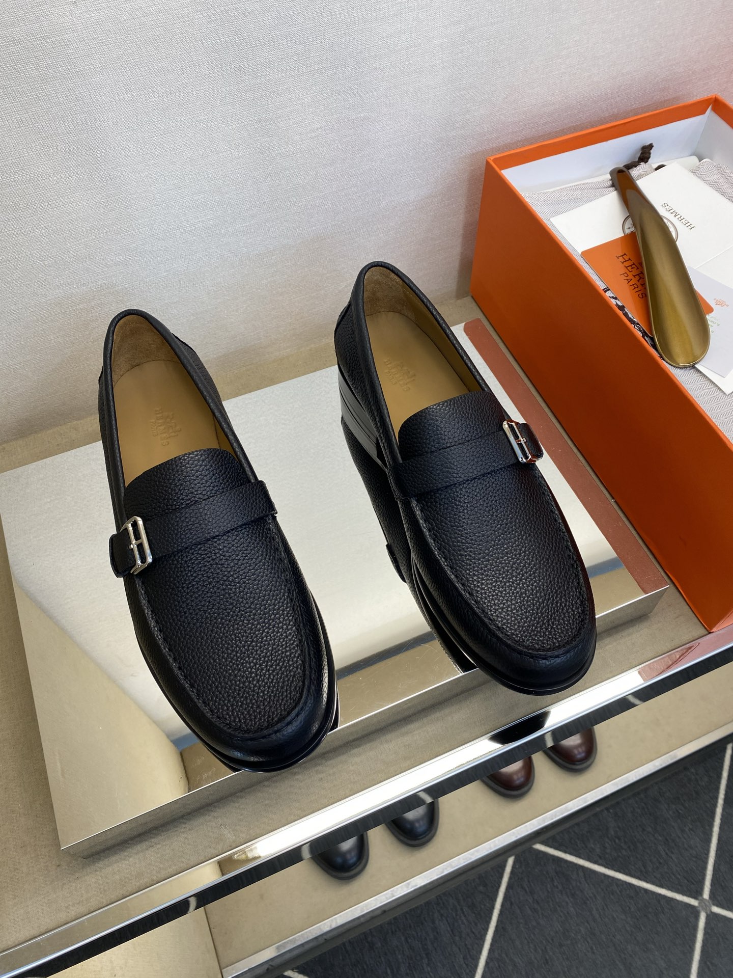⚠️【HMS＊】⚠️高品质，顶尖工艺品⚠️男士时尚经典乐福鞋⚠️正码：39－44(6.5一9）⚠️经典乐