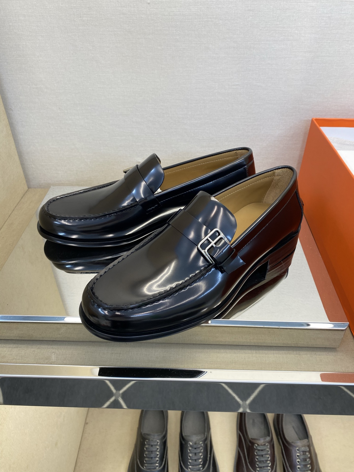 ⚠️【HMS＊】⚠️高品质，顶尖工艺品⚠️男士时尚经典乐福鞋⚠️正码：39－44(6.5一9）⚠️经典乐