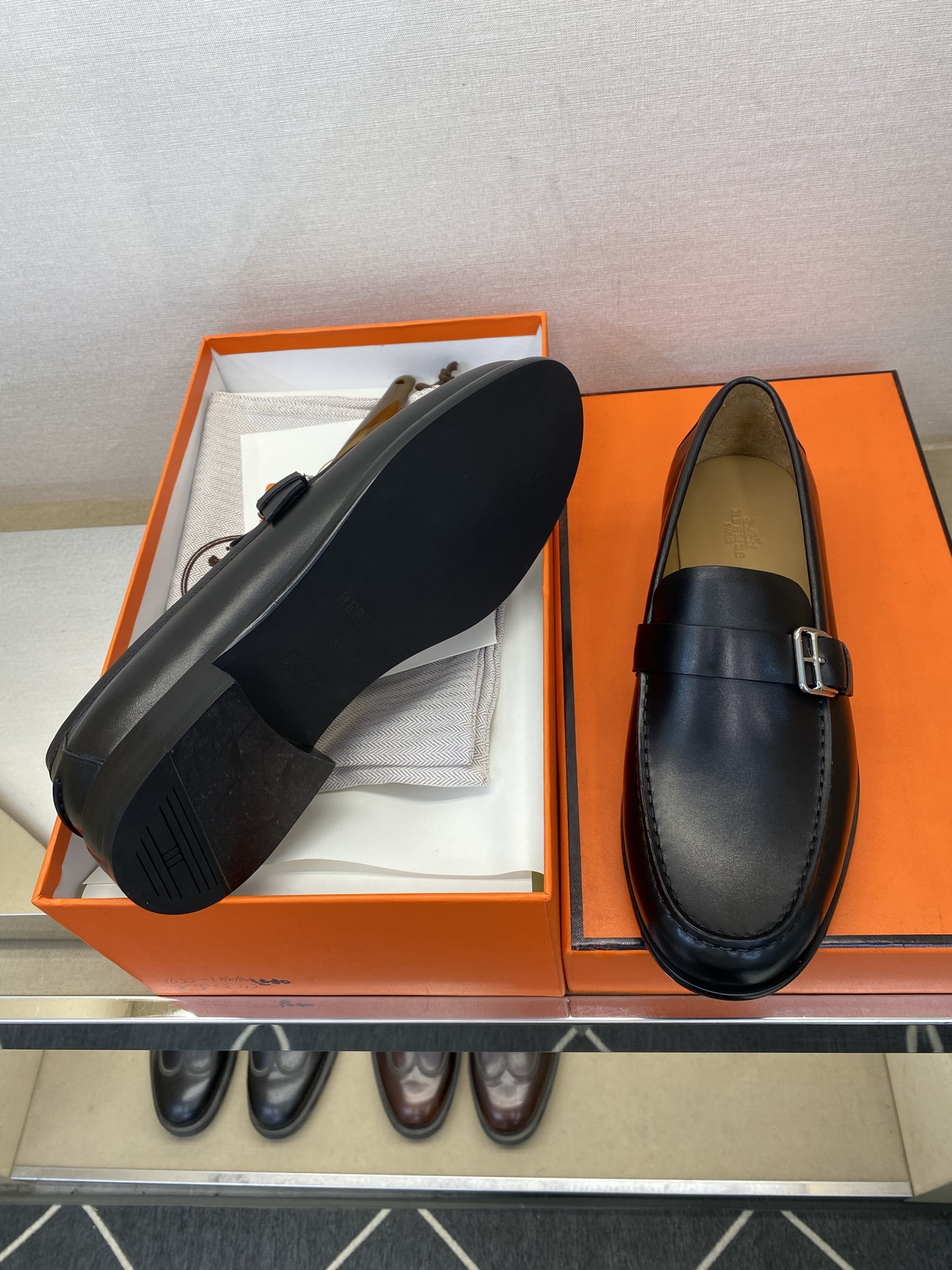 ⚠️【HMS＊】⚠️高品质，顶尖工艺品⚠️男士时尚经典乐福鞋⚠️正码：39－44(6.5一9）⚠️经典乐