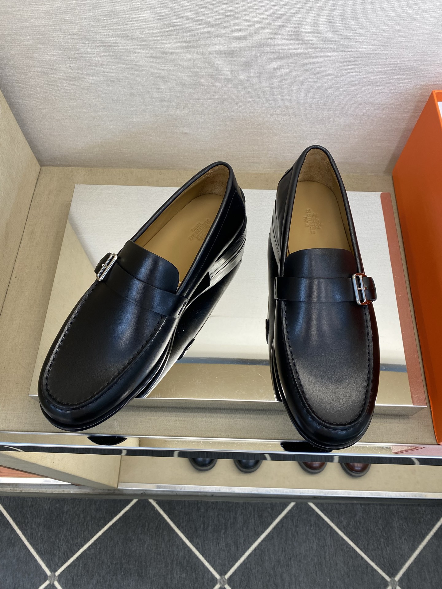 ⚠️【HMS＊】⚠️高品质，顶尖工艺品⚠️男士时尚经典乐福鞋⚠️正码：39－44(6.5一9）⚠️经典乐