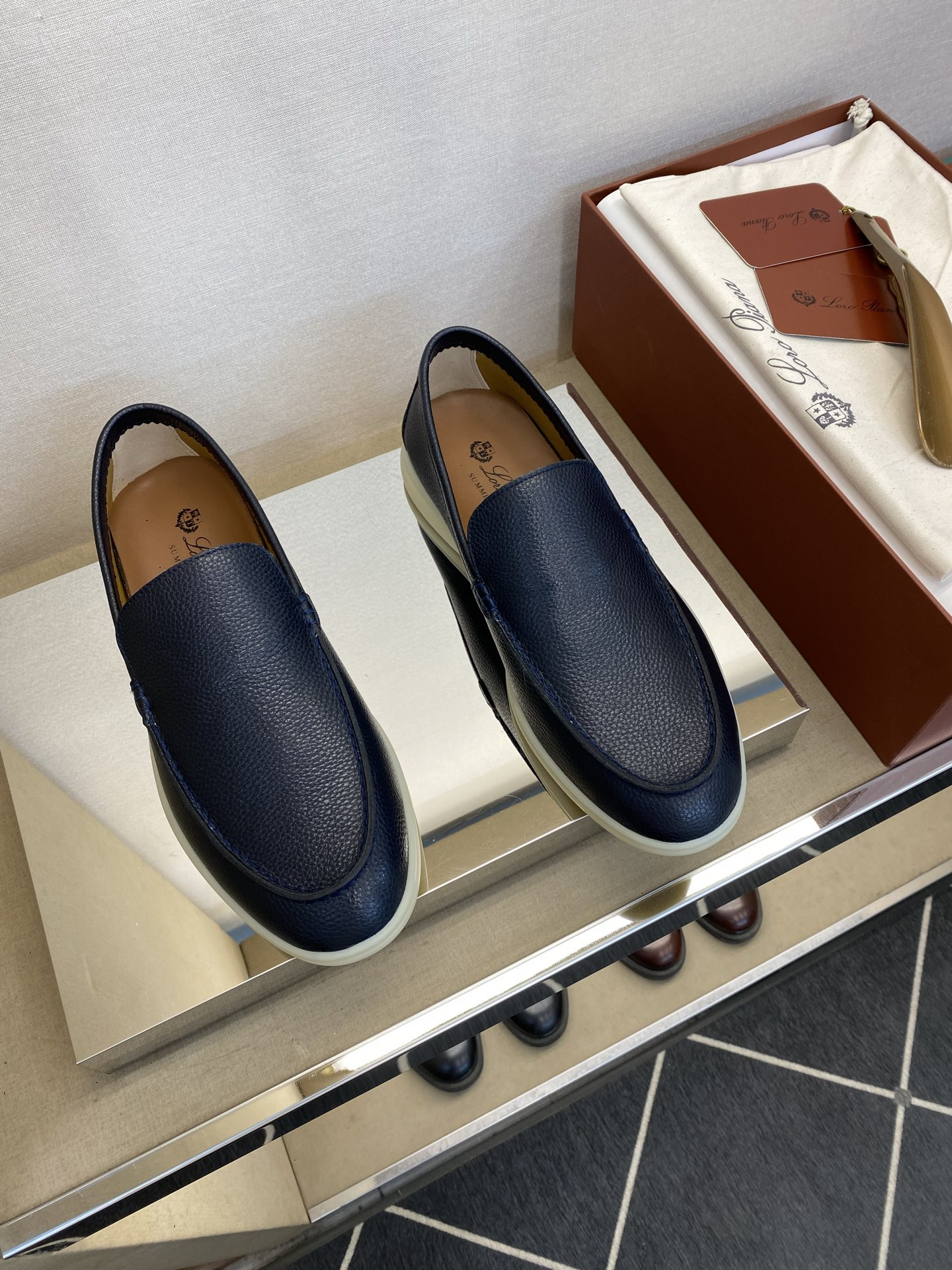 ⚠️【Loro  Piana】⚠️男士轻便款⚠️正码：39一44，45，46定做⚠️高端🐂货！时尚高光款