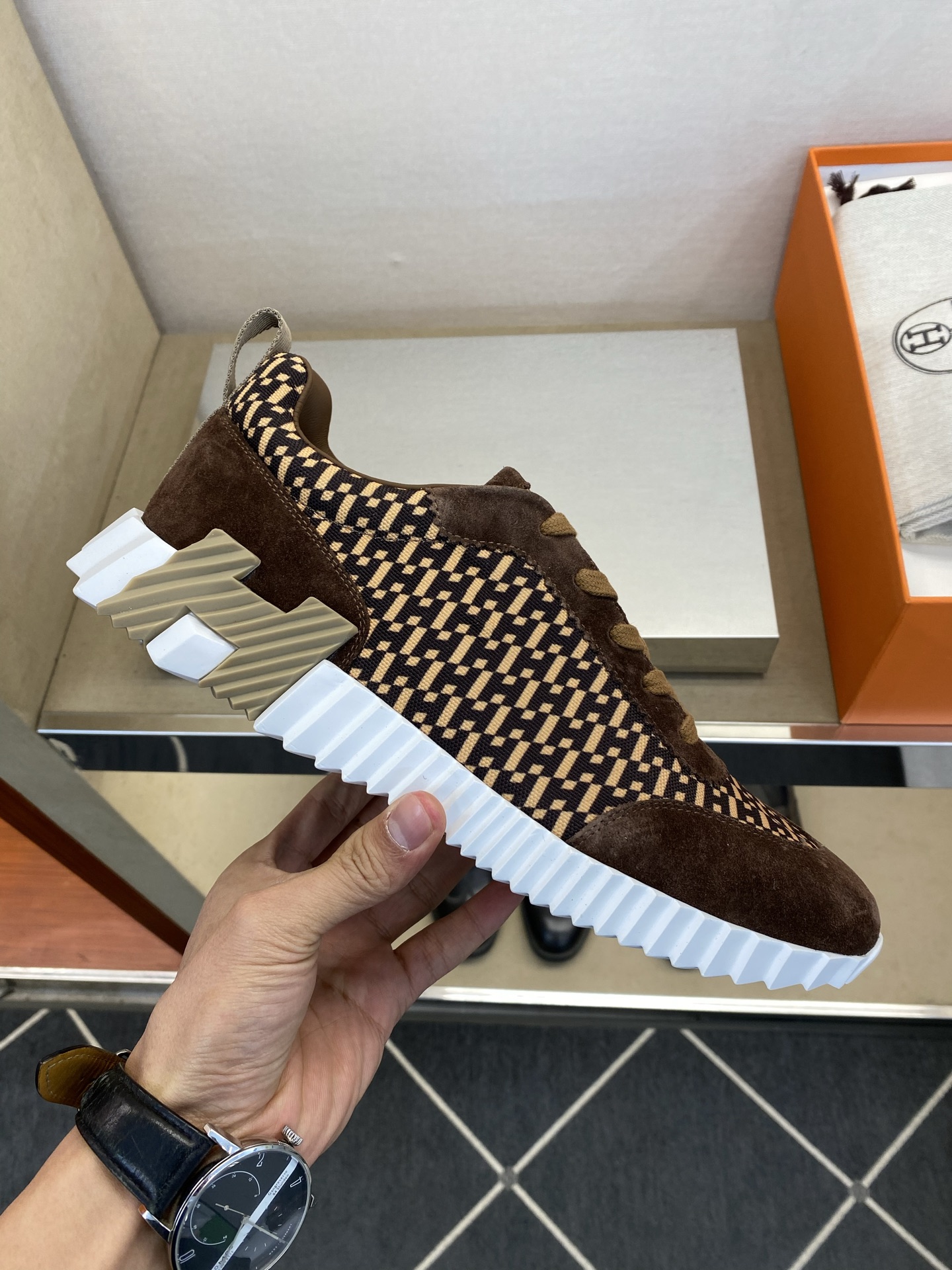 ⚠️【HMS＊】⚠️男士经典运动鞋⚠️正码：39－44⚠️超轻盈舒适！🐂货！顶级手工艺[强]💯💯经典简约