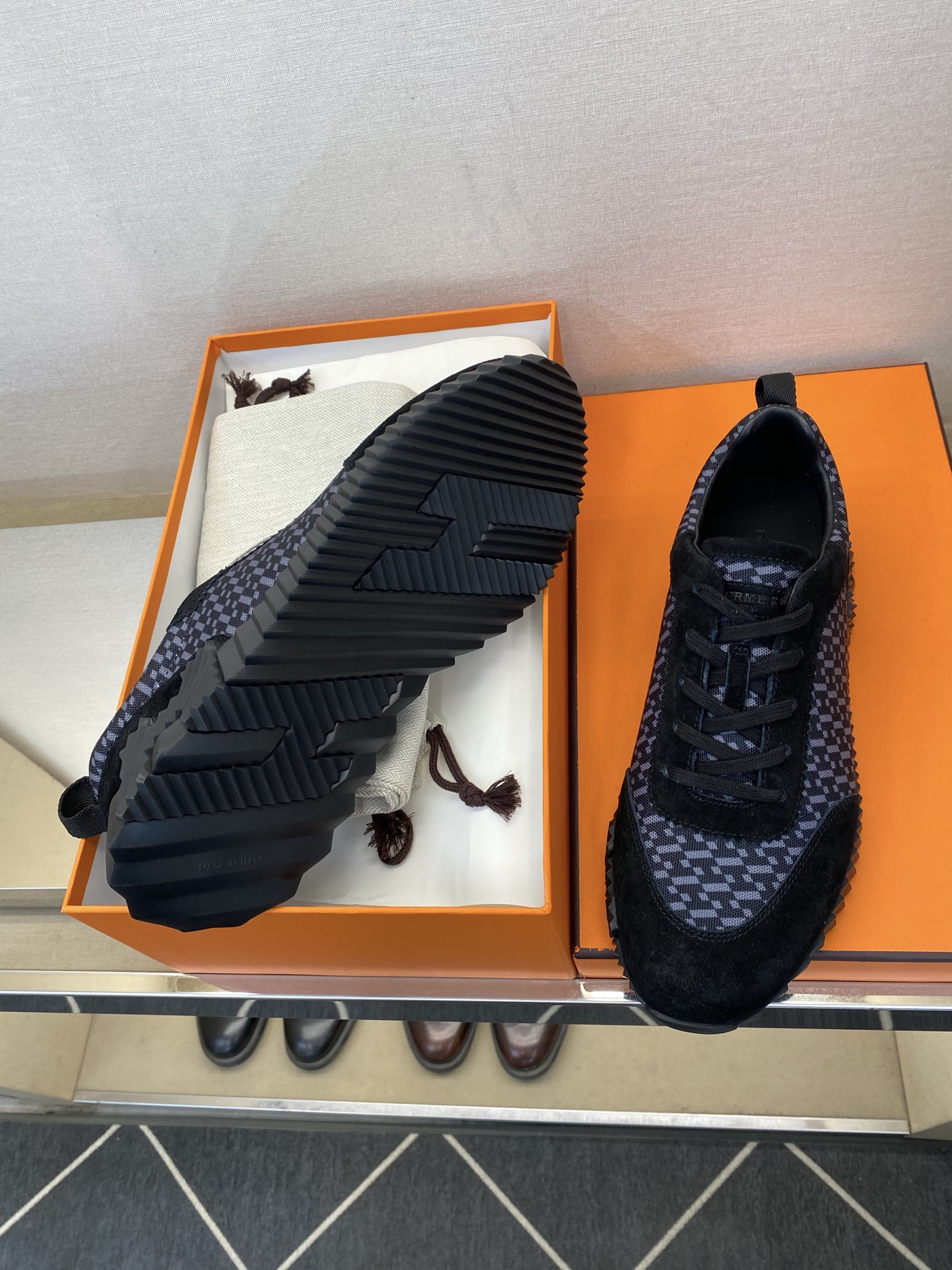 ⚠️【HMS＊】⚠️男士经典运动鞋⚠️正码：39－44⚠️超轻盈舒适！🐂货！顶级手工艺[强]💯💯经典简约