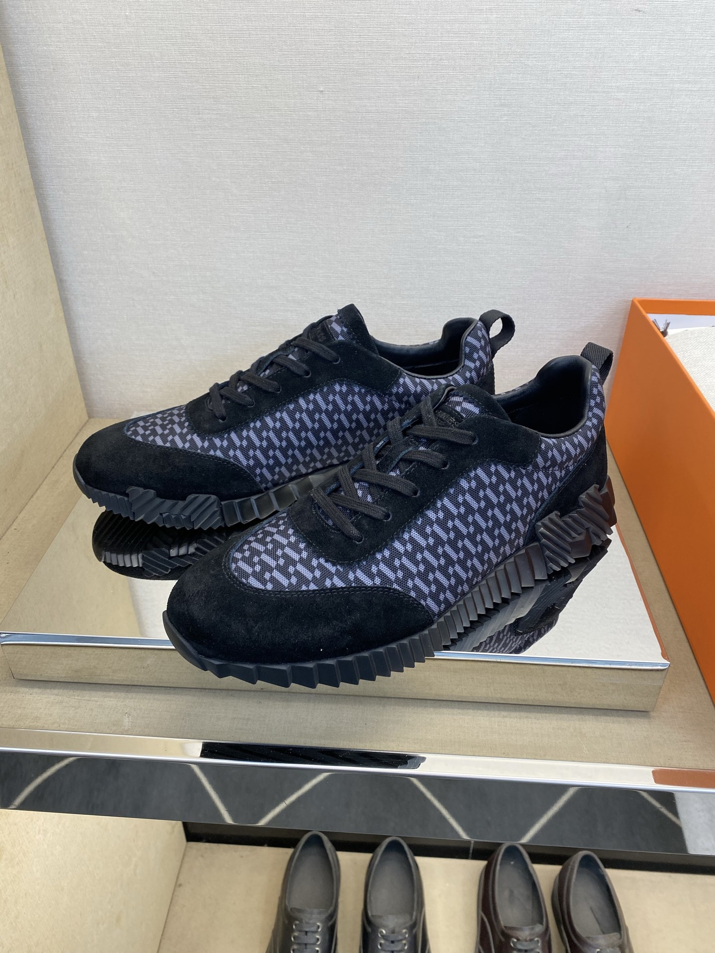 ⚠️【HMS＊】⚠️男士经典运动鞋⚠️正码：39－44⚠️超轻盈舒适！🐂货！顶级手工艺[强]💯💯经典简约