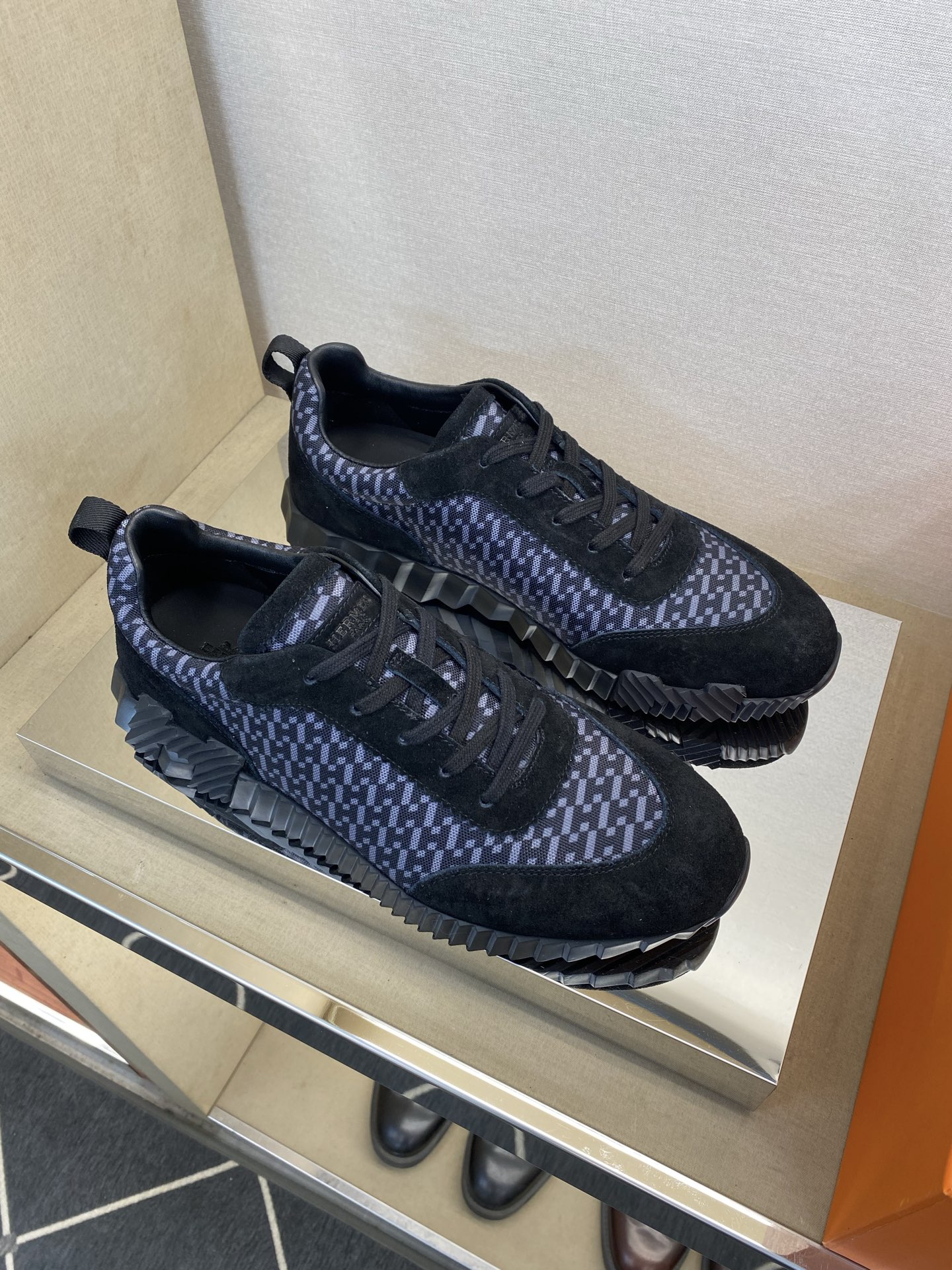⚠️【HMS＊】⚠️男士经典运动鞋⚠️正码：39－44⚠️超轻盈舒适！🐂货！顶级手工艺[强]💯💯经典简约