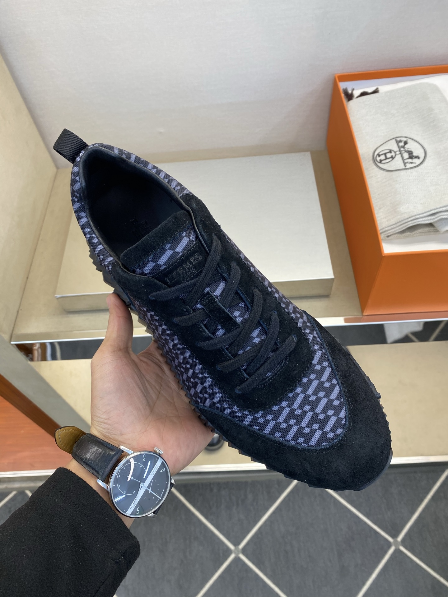 ⚠️【HMS＊】⚠️男士经典运动鞋⚠️正码：39－44⚠️超轻盈舒适！🐂货！顶级手工艺[强]💯💯经典简约