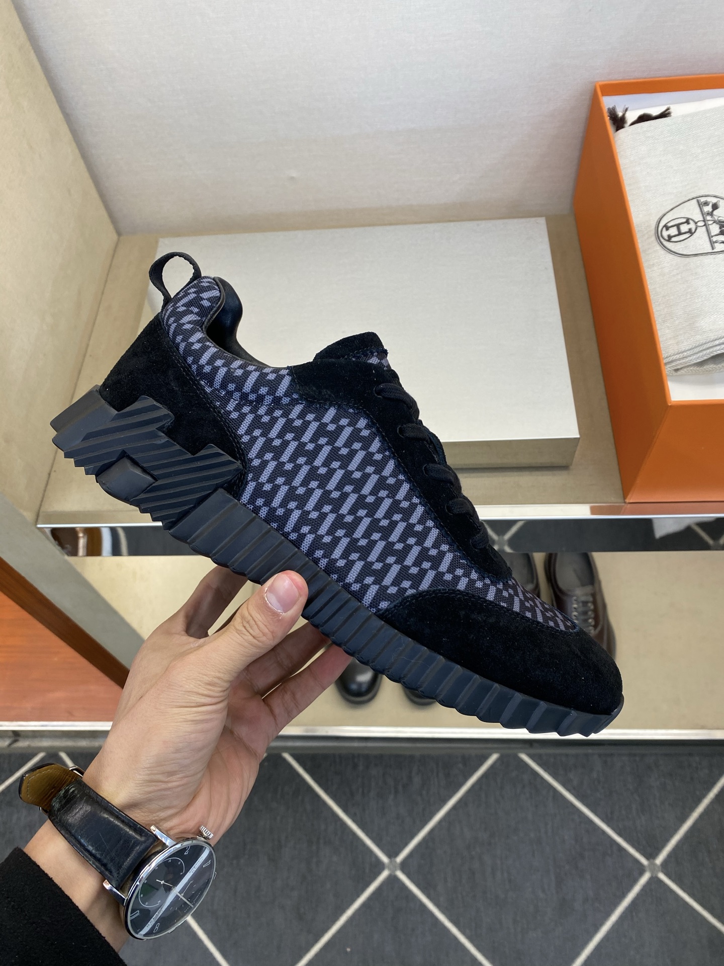 ⚠️【HMS＊】⚠️男士经典运动鞋⚠️正码：39－44⚠️超轻盈舒适！🐂货！顶级手工艺[强]💯💯经典简约