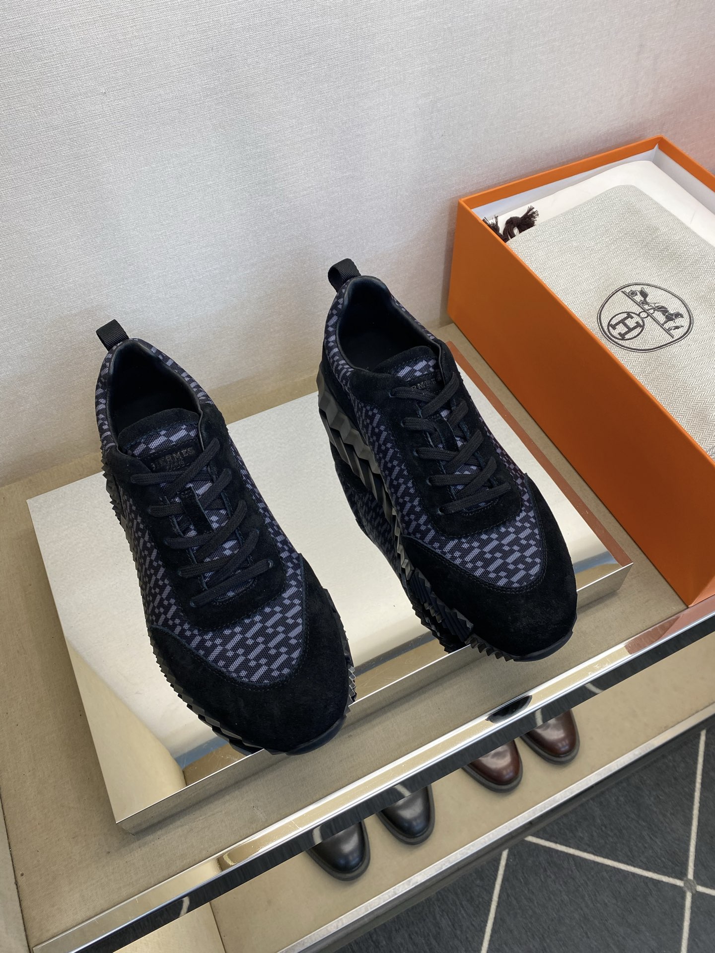 ⚠️【HMS＊】⚠️男士经典运动鞋⚠️正码：39－44⚠️超轻盈舒适！🐂货！顶级手工艺[强]💯💯经典简约
