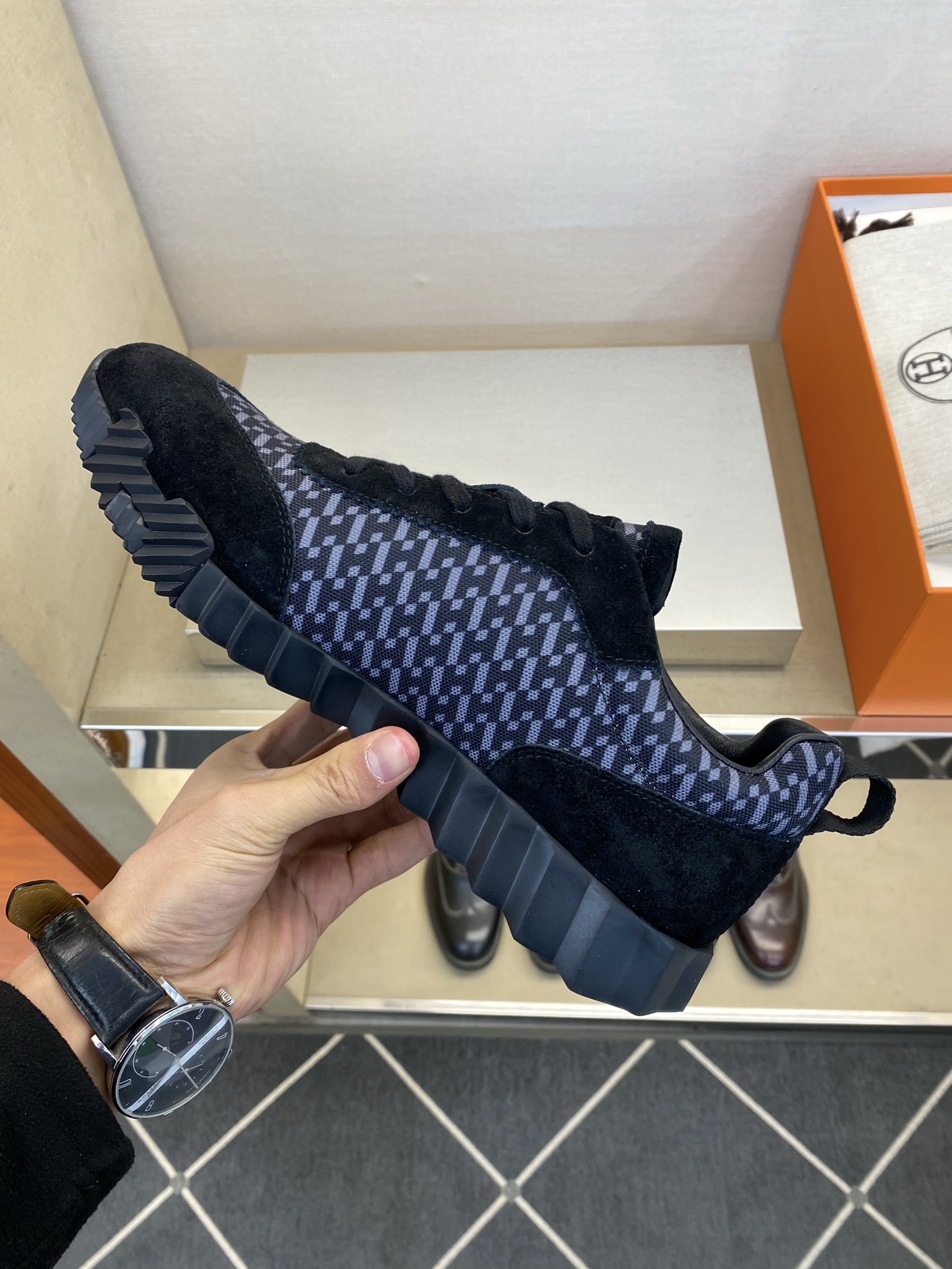 ⚠️【HMS＊】⚠️男士经典运动鞋⚠️正码：39－44⚠️超轻盈舒适！🐂货！顶级手工艺[强]💯💯经典简约