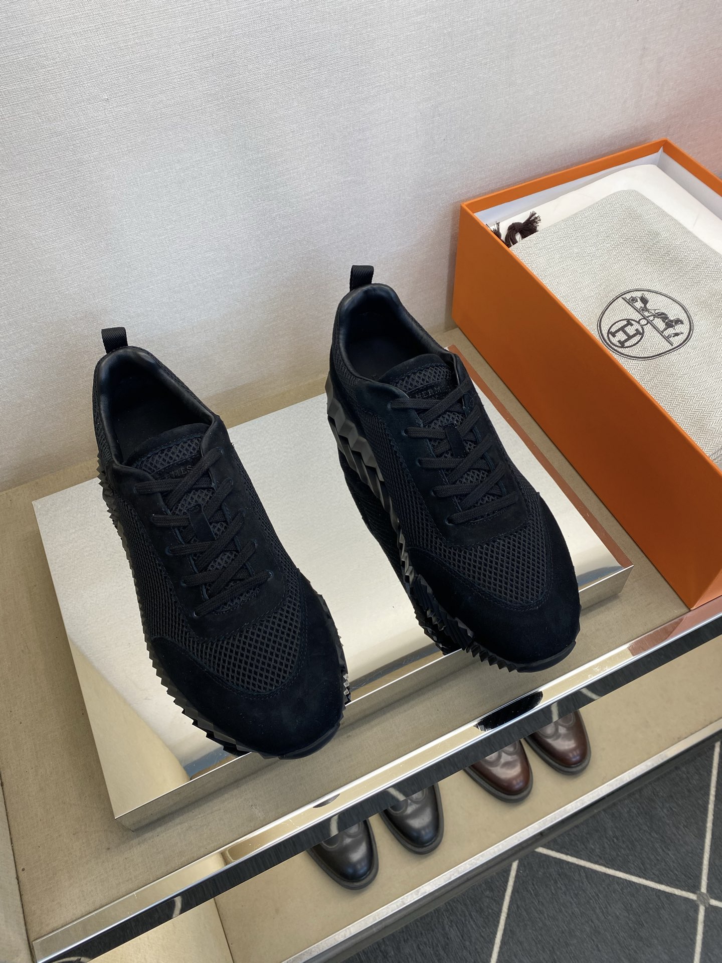 ⚠️【HMS＊】⚠️男士经典运动鞋⚠️正码：39－44⚠️超轻盈舒适！🐂货！顶级手工艺[强]💯💯经典简约