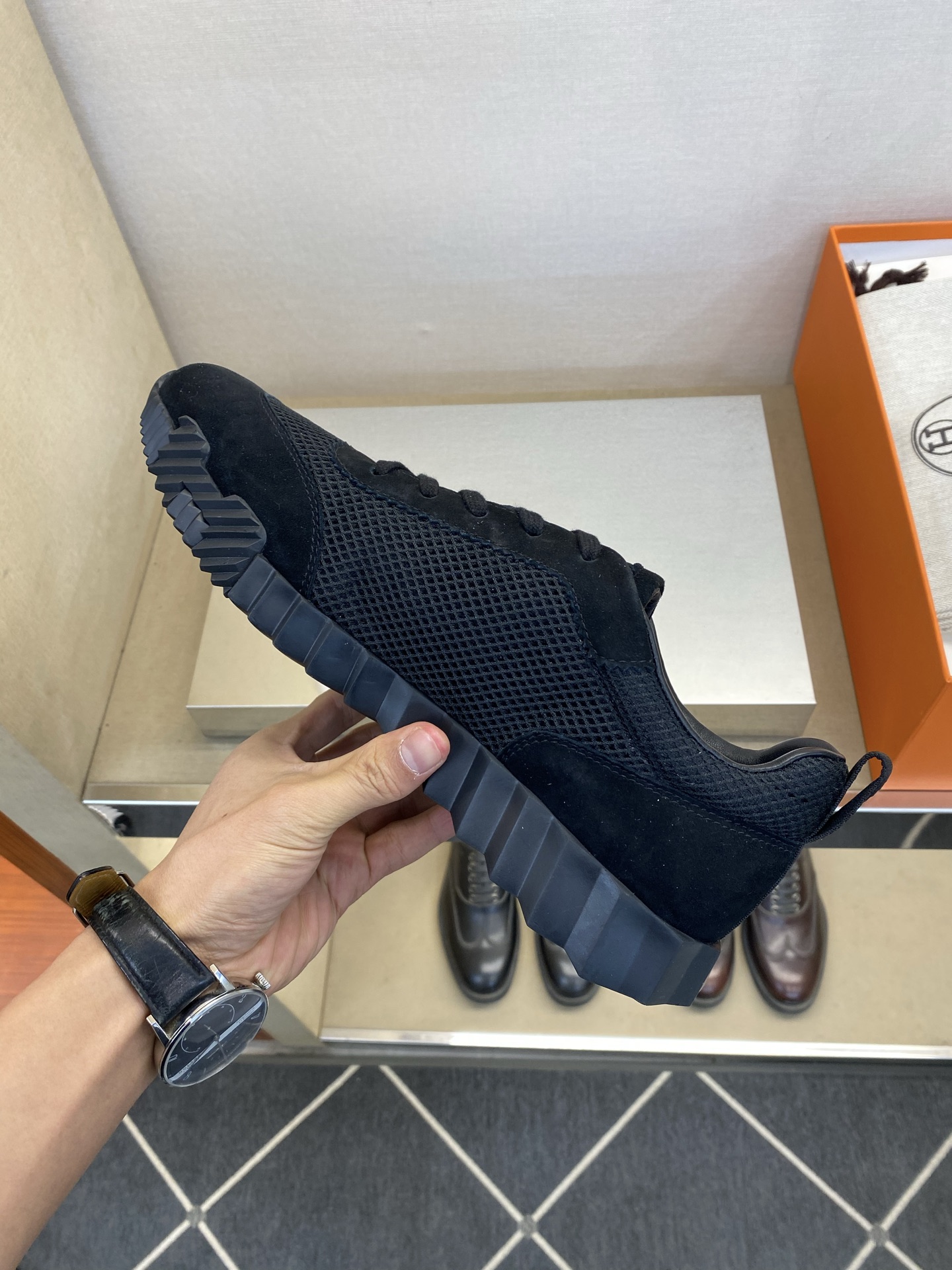 ⚠️【HMS＊】⚠️男士经典运动鞋⚠️正码：39－44⚠️超轻盈舒适！🐂货！顶级手工艺[强]💯💯经典简约