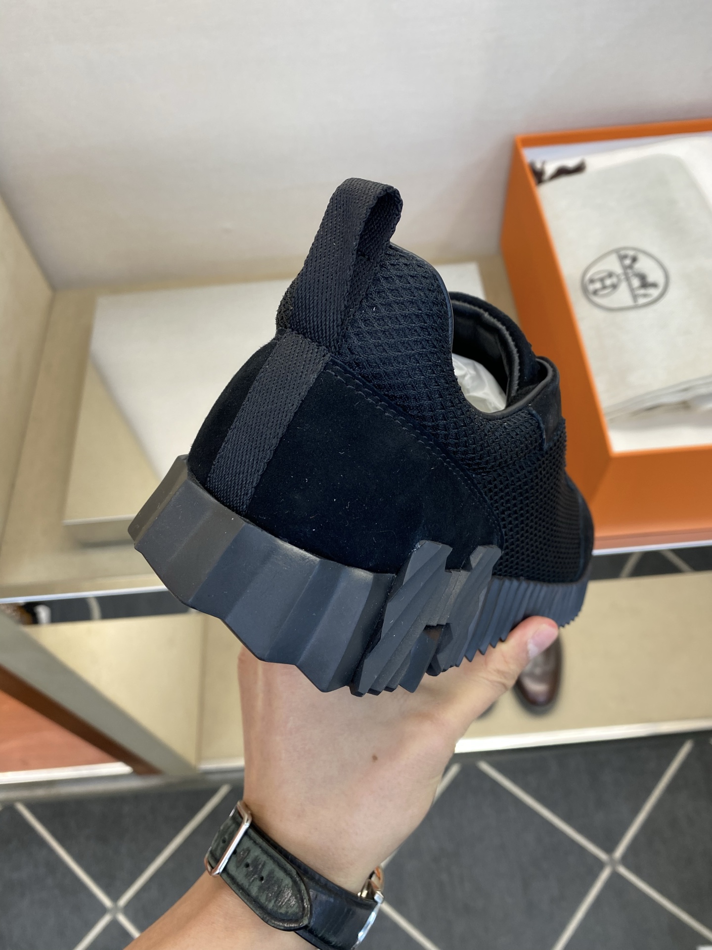 ⚠️【HMS＊】⚠️男士经典运动鞋⚠️正码：39－44⚠️超轻盈舒适！🐂货！顶级手工艺[强]💯💯经典简约