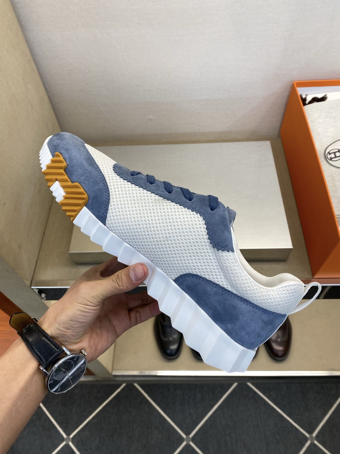 ⚠️【HMS＊】⚠️男士经典运动鞋⚠️正码：39－44⚠️超轻盈舒适！🐂货！顶级手工艺[强]💯💯经典简约