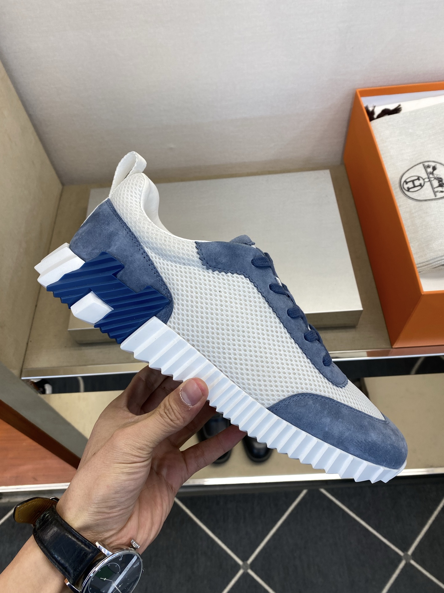 ⚠️【HMS＊】⚠️男士经典运动鞋⚠️正码：39－44⚠️超轻盈舒适！🐂货！顶级手工艺[强]💯💯经典简约