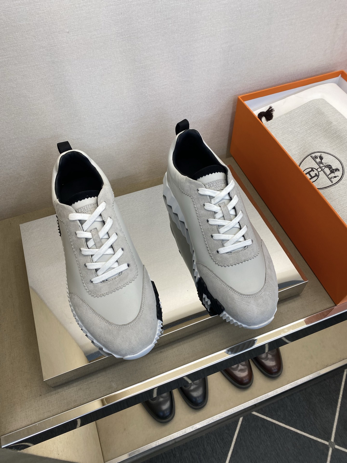 ⚠️【HMS＊】⚠️男士经典运动鞋⚠️正码：39－44⚠️超轻盈舒适！🐂货！顶级手工艺[强]💯💯经典简约