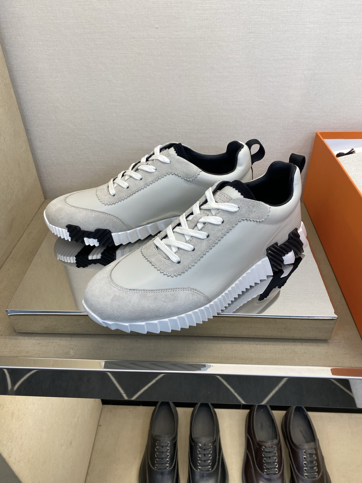 ⚠️【HMS＊】⚠️男士经典运动鞋⚠️正码：39－44⚠️超轻盈舒适！🐂货！顶级手工艺[强]💯💯经典简约