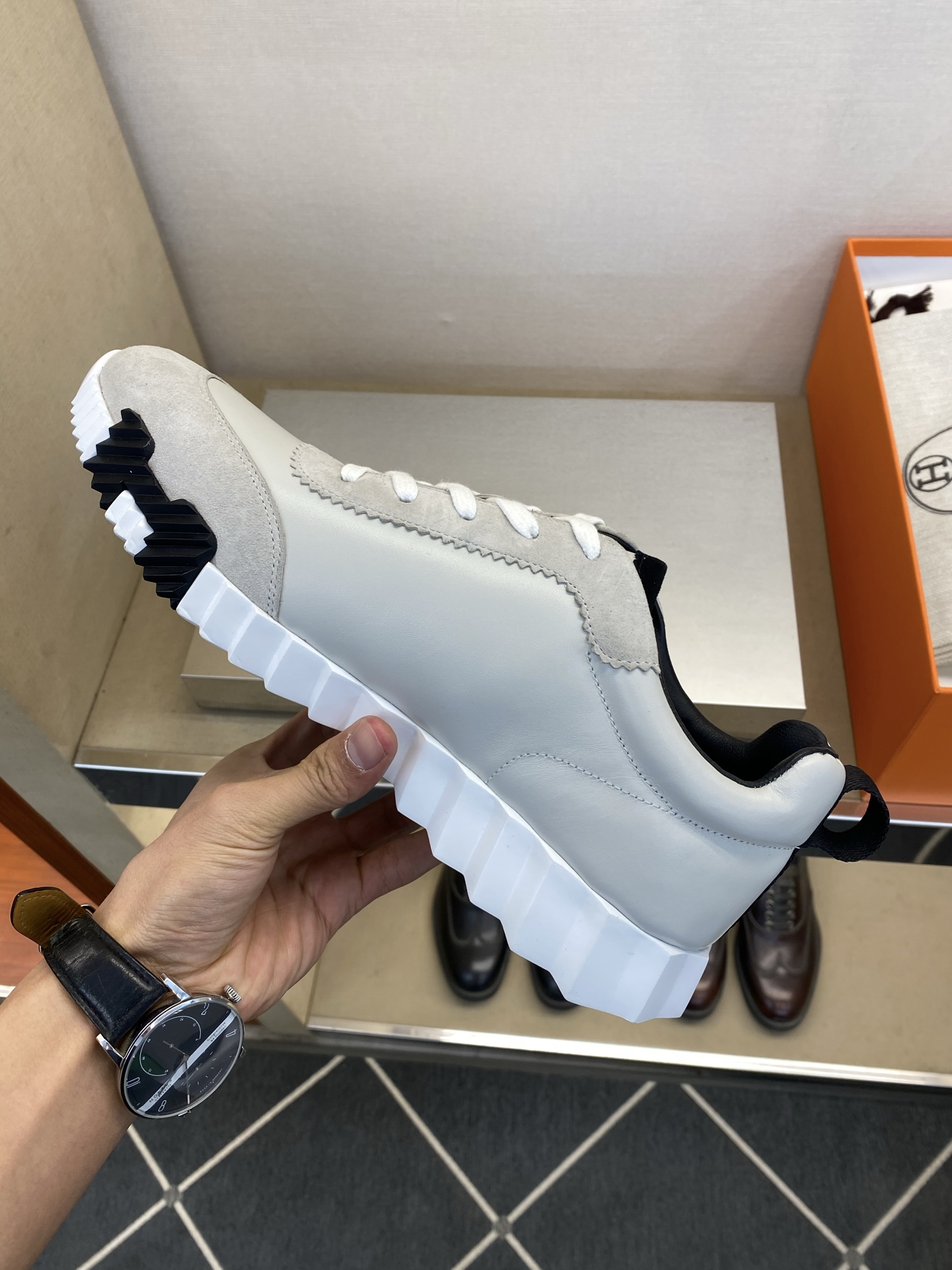 ⚠️【HMS＊】⚠️男士经典运动鞋⚠️正码：39－44⚠️超轻盈舒适！🐂货！顶级手工艺[强]💯💯经典简约