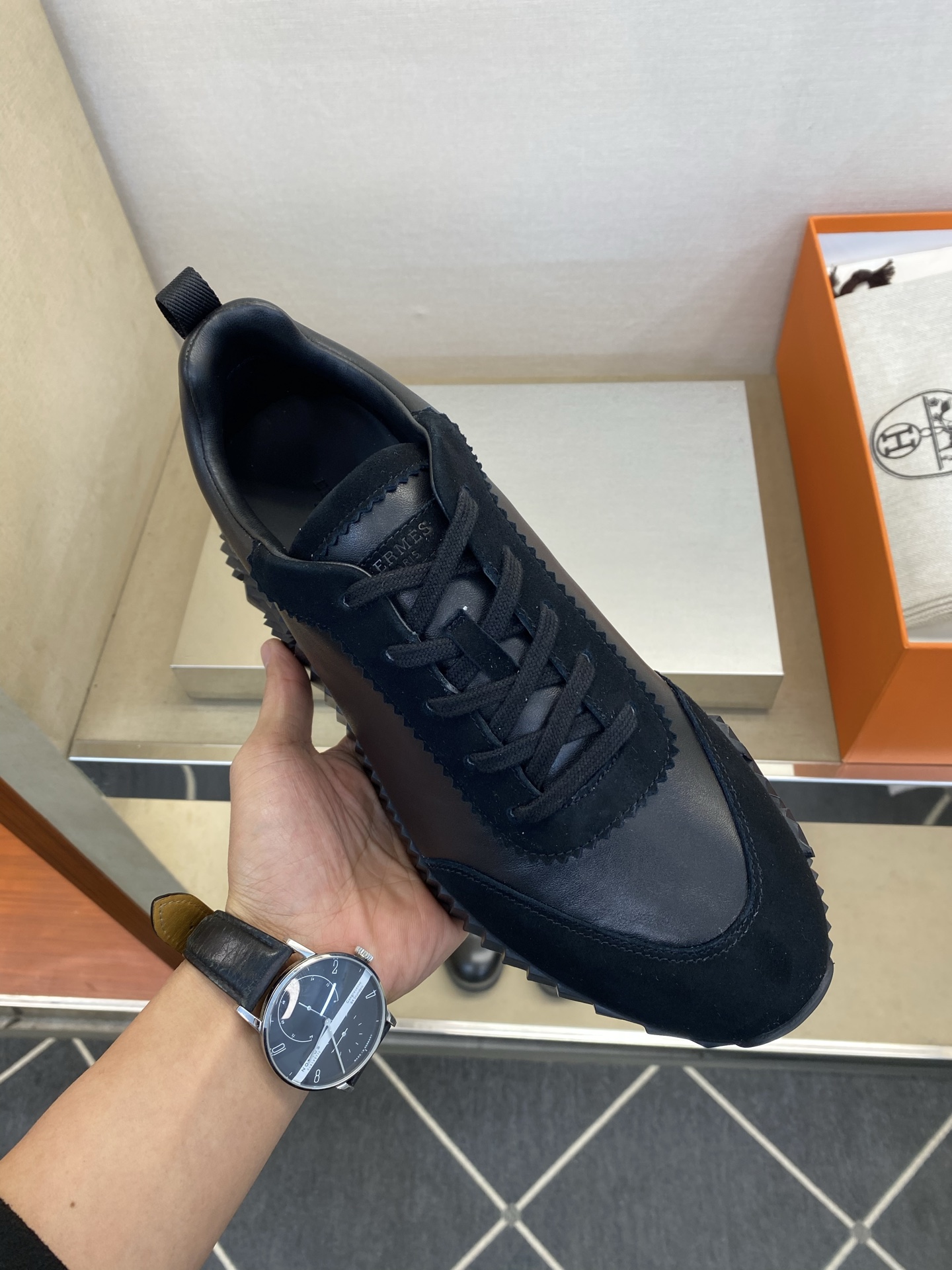 ⚠️【HMS＊】⚠️男士经典运动鞋⚠️正码：39－44⚠️超轻盈舒适！🐂货！顶级手工艺[强]💯💯经典简约