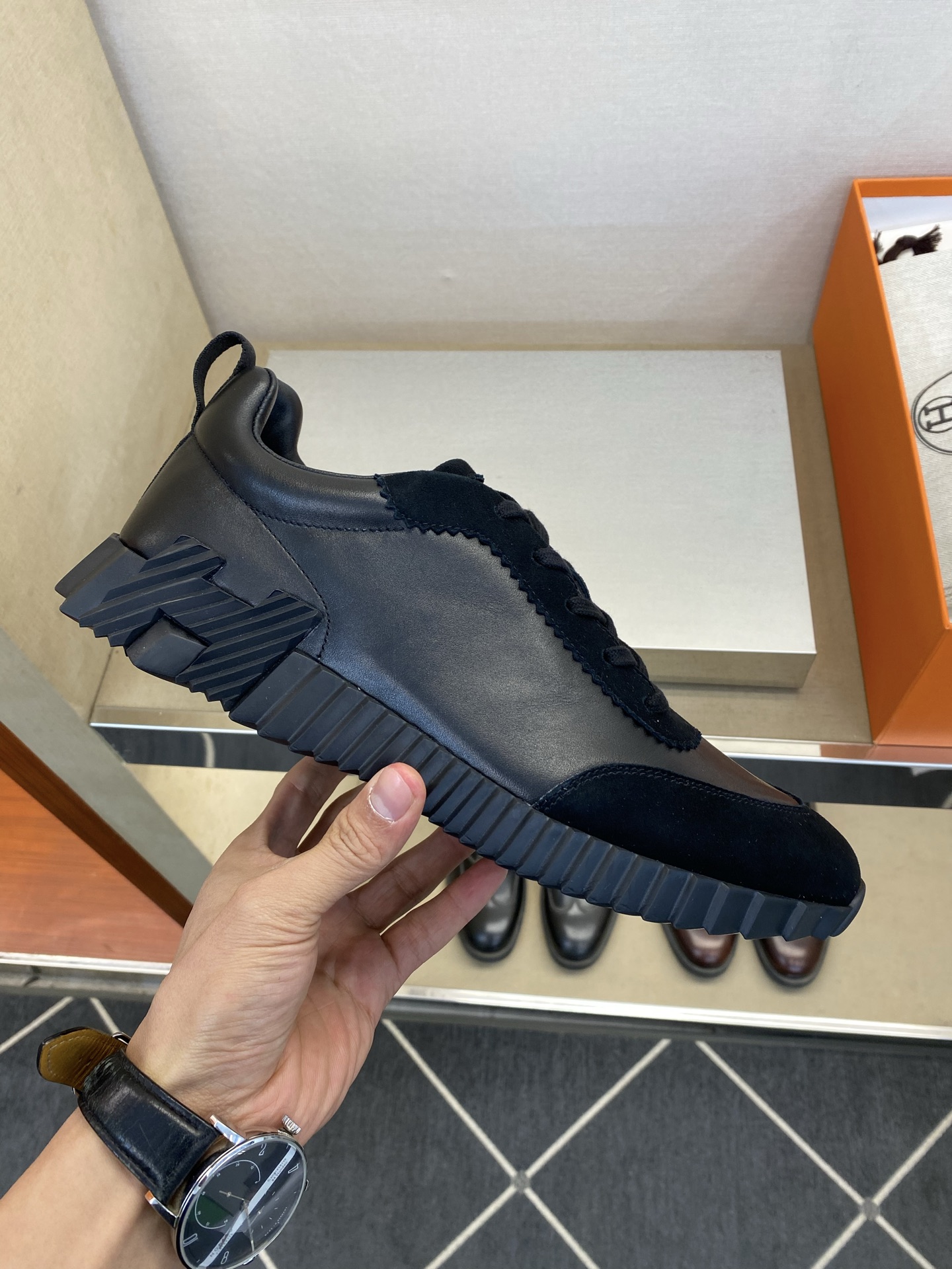 ⚠️【HMS＊】⚠️男士经典运动鞋⚠️正码：39－44⚠️超轻盈舒适！🐂货！顶级手工艺[强]💯💯经典简约