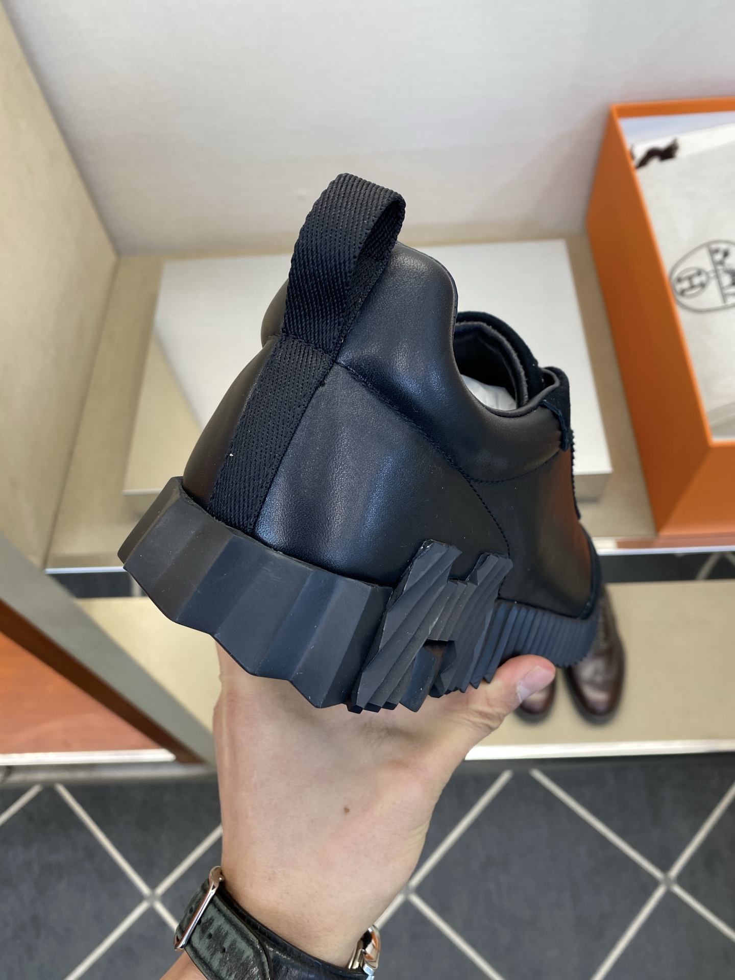 ⚠️【HMS＊】⚠️男士经典运动鞋⚠️正码：39－44⚠️超轻盈舒适！🐂货！顶级手工艺[强]💯💯经典简约