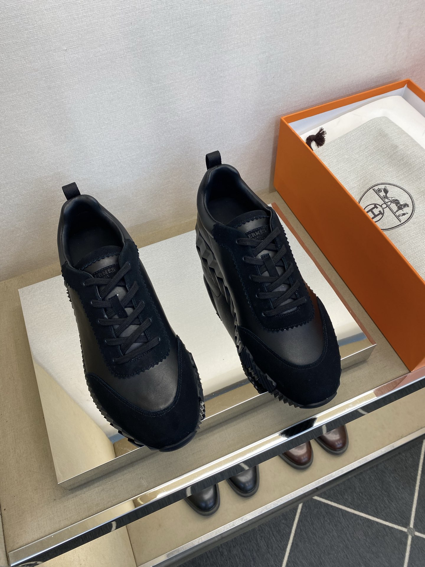 ⚠️【HMS＊】⚠️男士经典运动鞋⚠️正码：39－44⚠️超轻盈舒适！🐂货！顶级手工艺[强]💯💯经典简约