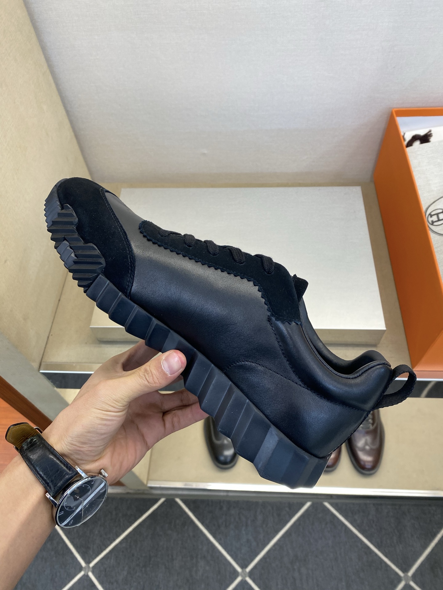 ⚠️【HMS＊】⚠️男士经典运动鞋⚠️正码：39－44⚠️超轻盈舒适！🐂货！顶级手工艺[强]💯💯经典简约