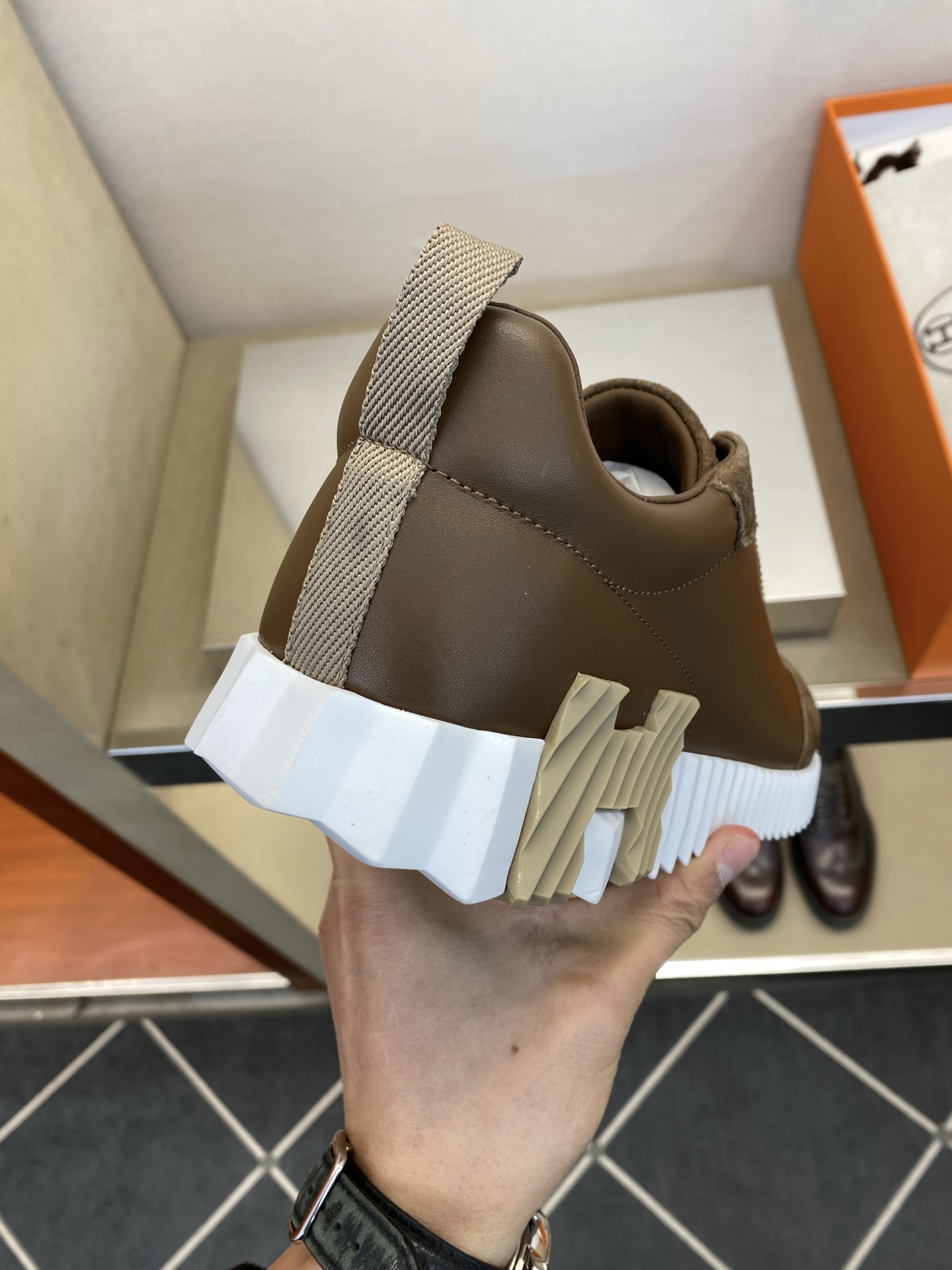 ⚠️【HMS＊】⚠️男士经典运动鞋⚠️正码：39－44⚠️超轻盈舒适！🐂货！顶级手工艺[强]💯💯经典简约