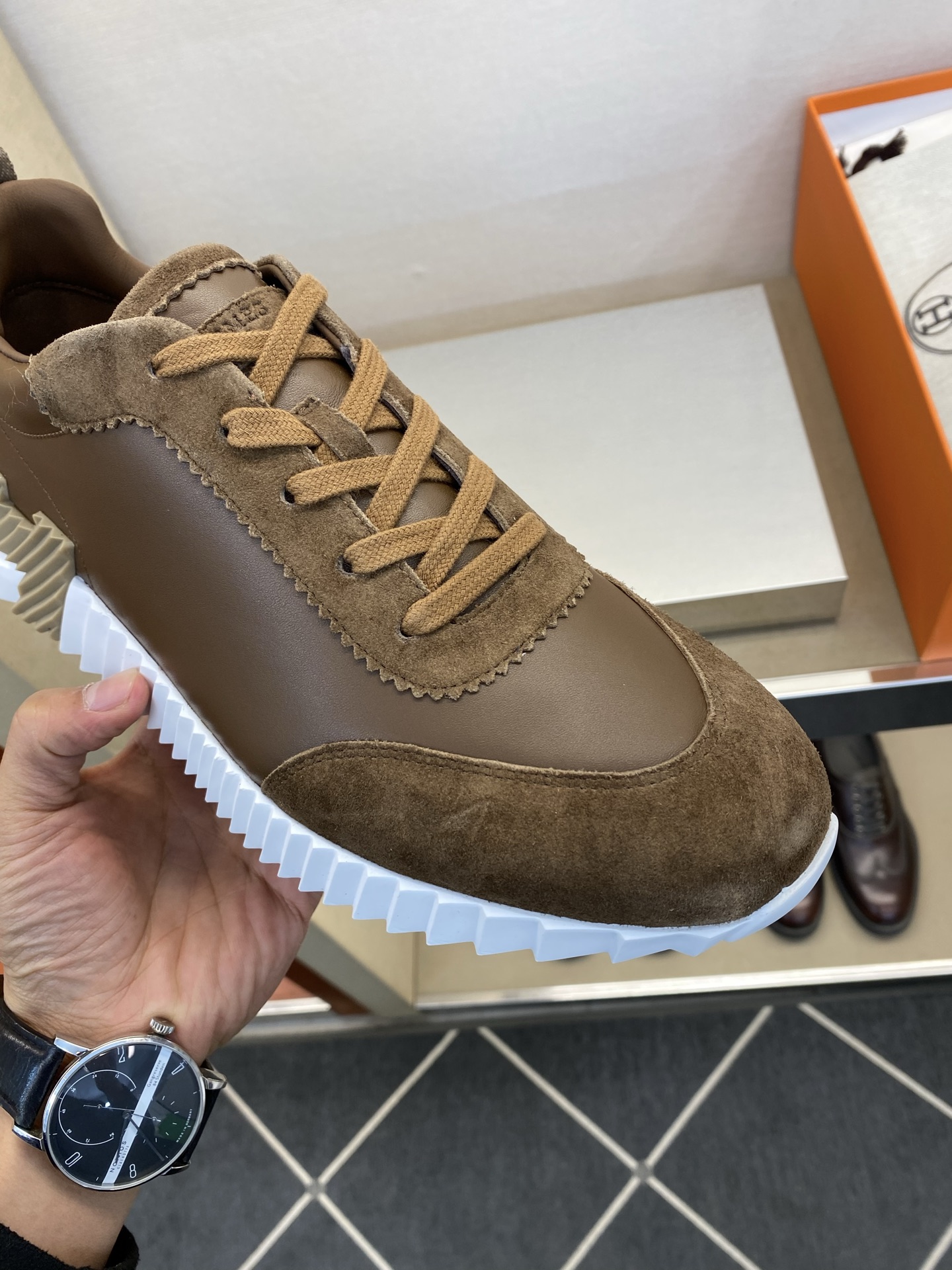 ⚠️【HMS＊】⚠️男士经典运动鞋⚠️正码：39－44⚠️超轻盈舒适！🐂货！顶级手工艺[强]💯💯经典简约