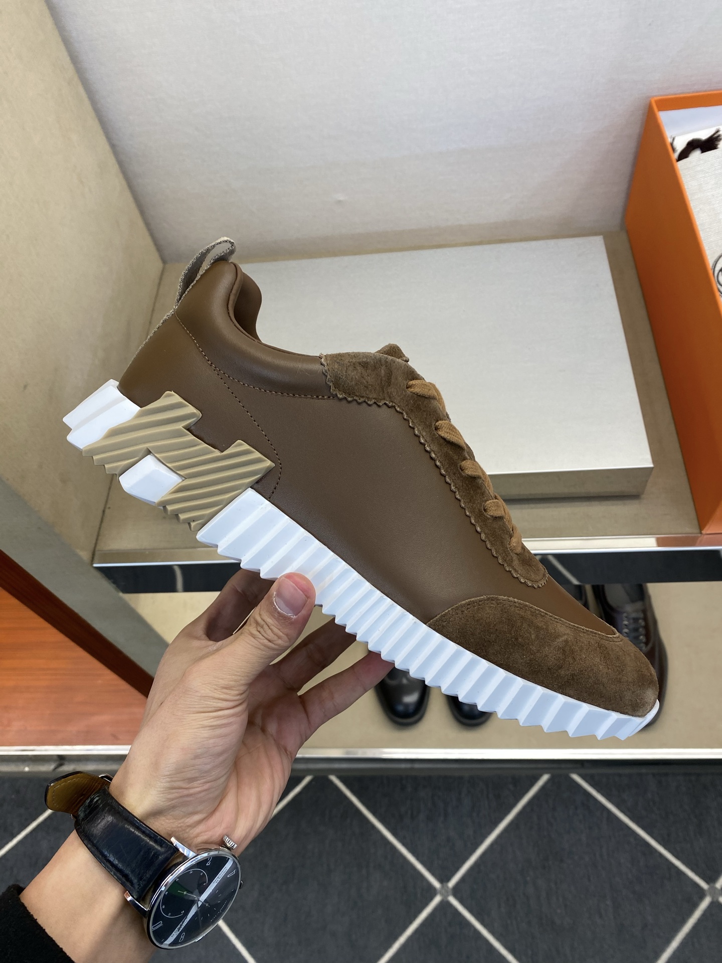 ⚠️【HMS＊】⚠️男士经典运动鞋⚠️正码：39－44⚠️超轻盈舒适！🐂货！顶级手工艺[强]💯💯经典简约
