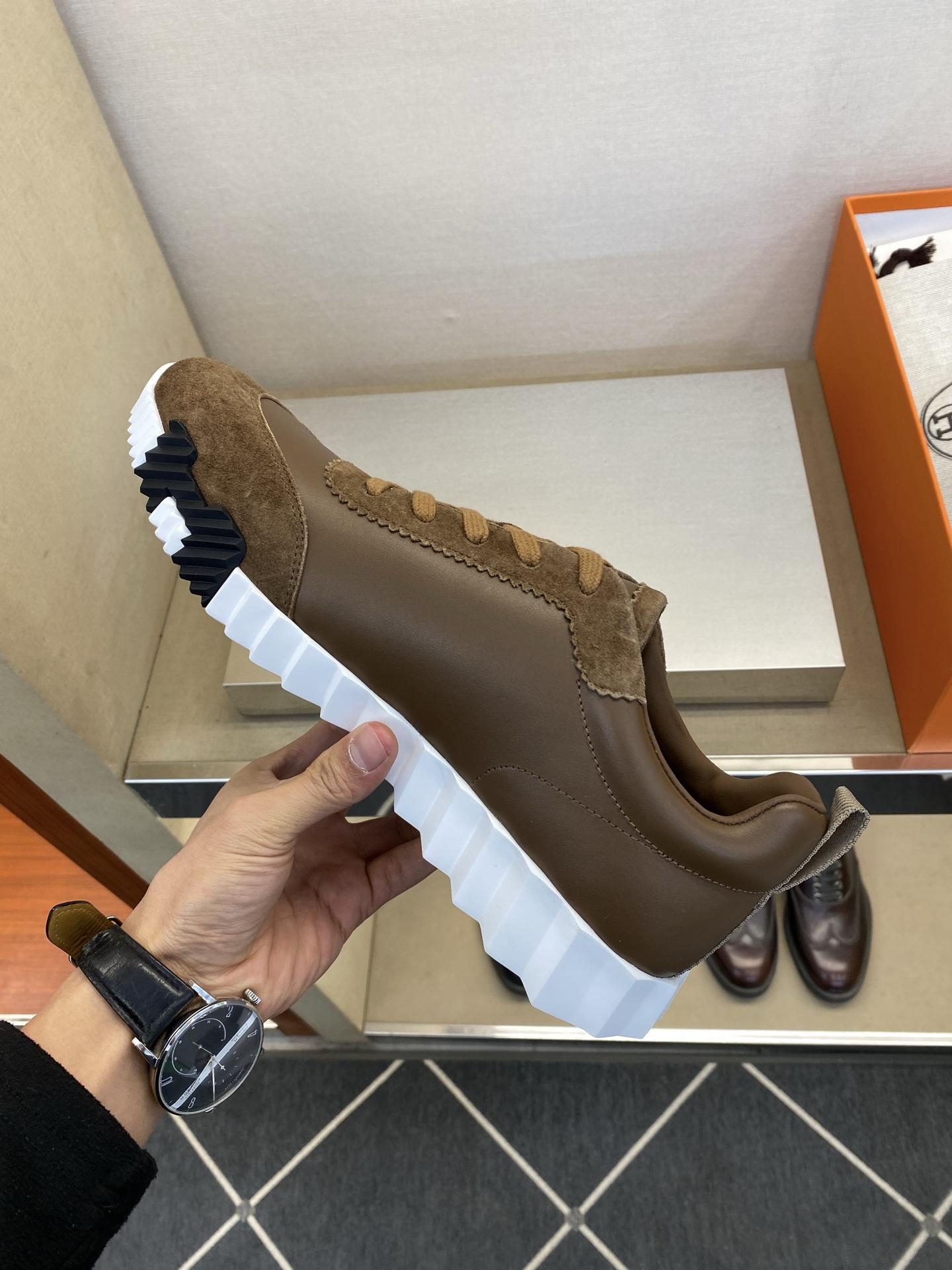 ⚠️【HMS＊】⚠️男士经典运动鞋⚠️正码：39－44⚠️超轻盈舒适！🐂货！顶级手工艺[强]💯💯经典简约