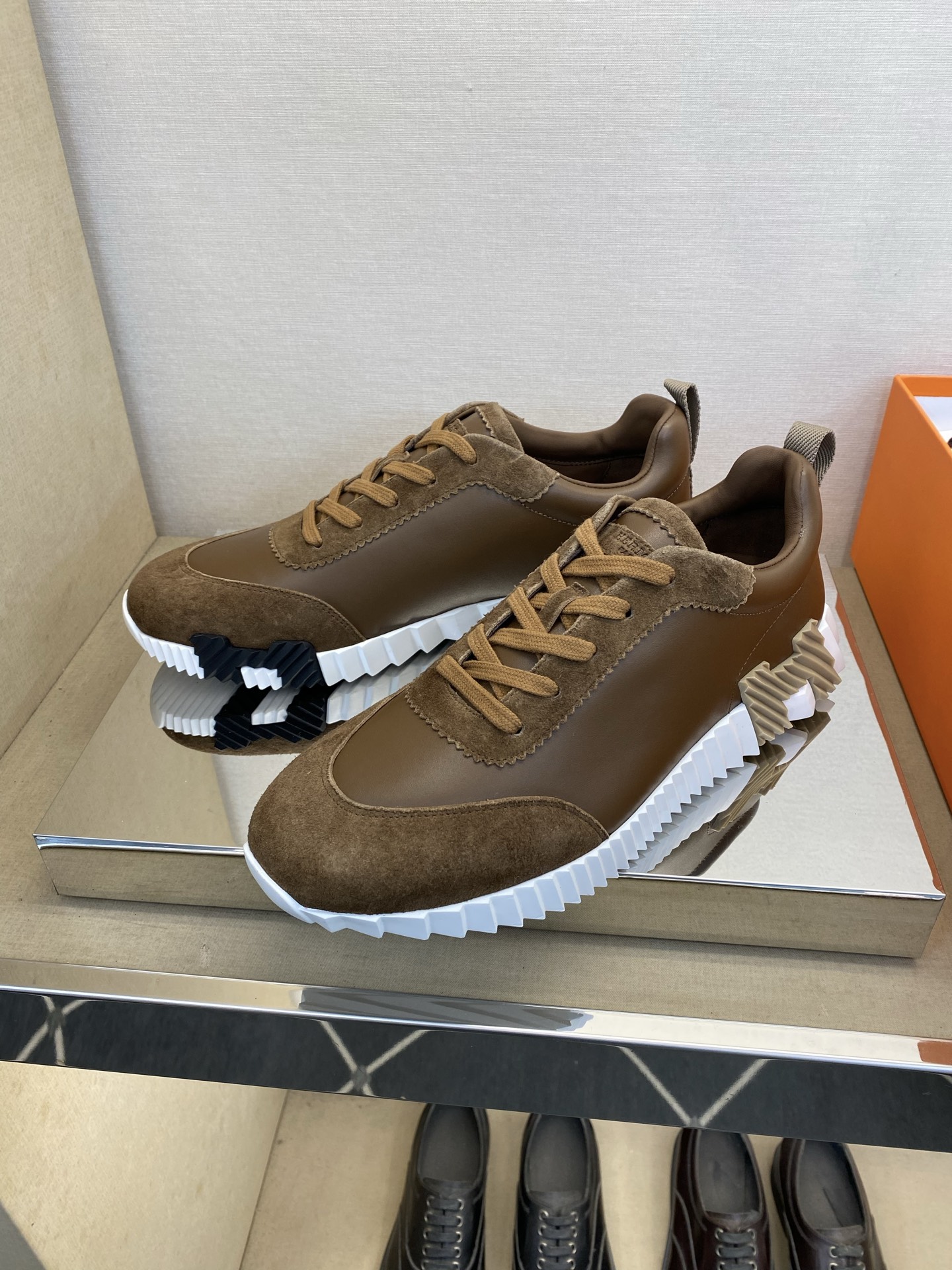 ⚠️【HMS＊】⚠️男士经典运动鞋⚠️正码：39－44⚠️超轻盈舒适！🐂货！顶级手工艺[强]💯💯经典简约
