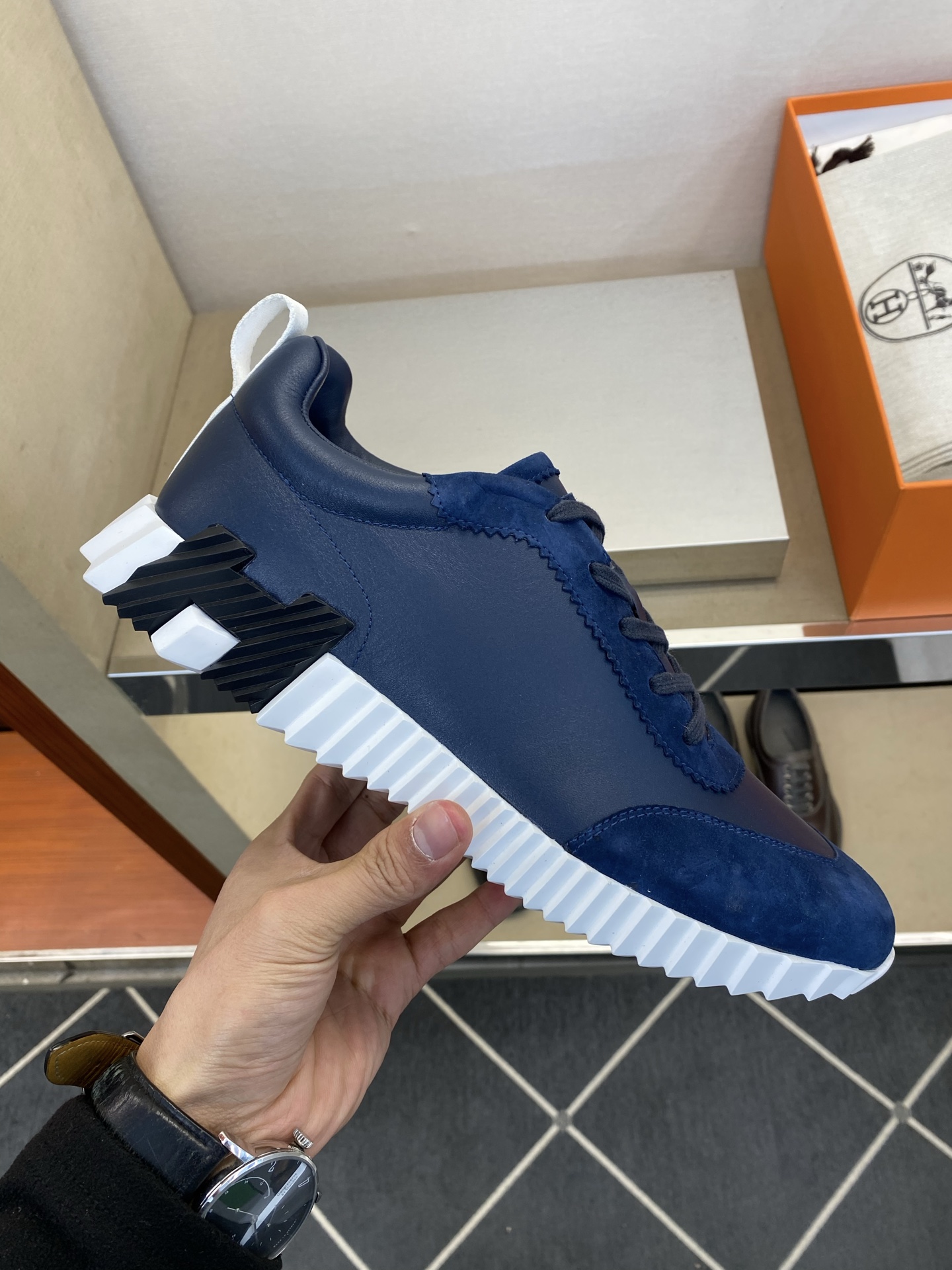 ⚠️【HMS＊】⚠️男士经典运动鞋⚠️正码：39－44⚠️超轻盈舒适！🐂货！顶级手工艺[强]💯💯经典简约