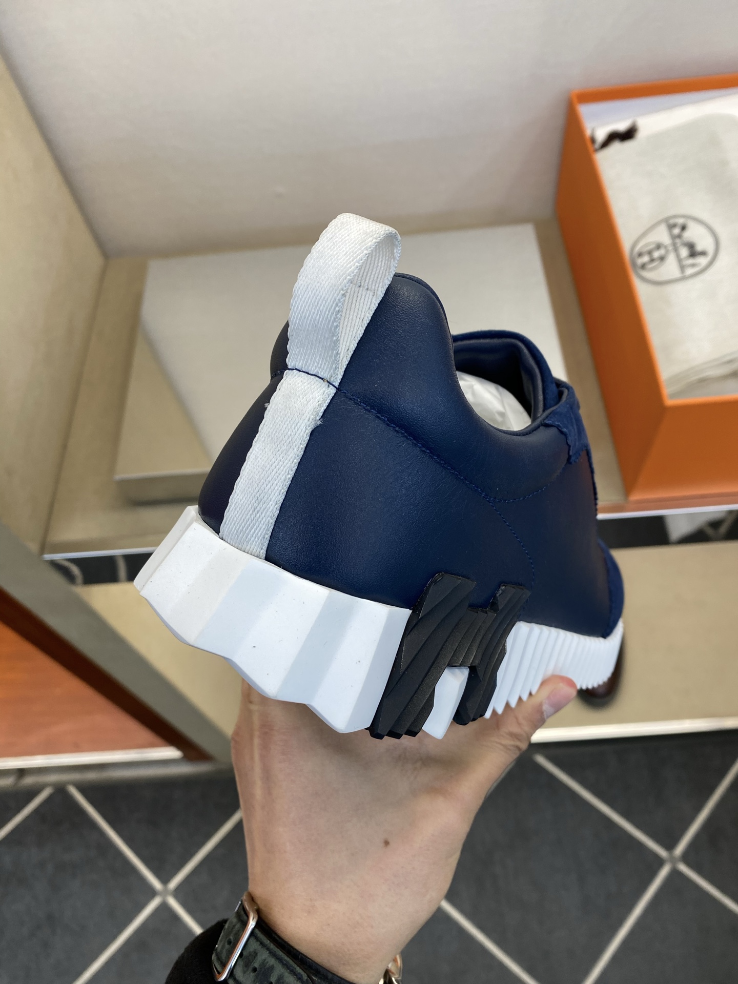 ⚠️【HMS＊】⚠️男士经典运动鞋⚠️正码：39－44⚠️超轻盈舒适！🐂货！顶级手工艺[强]💯💯经典简约