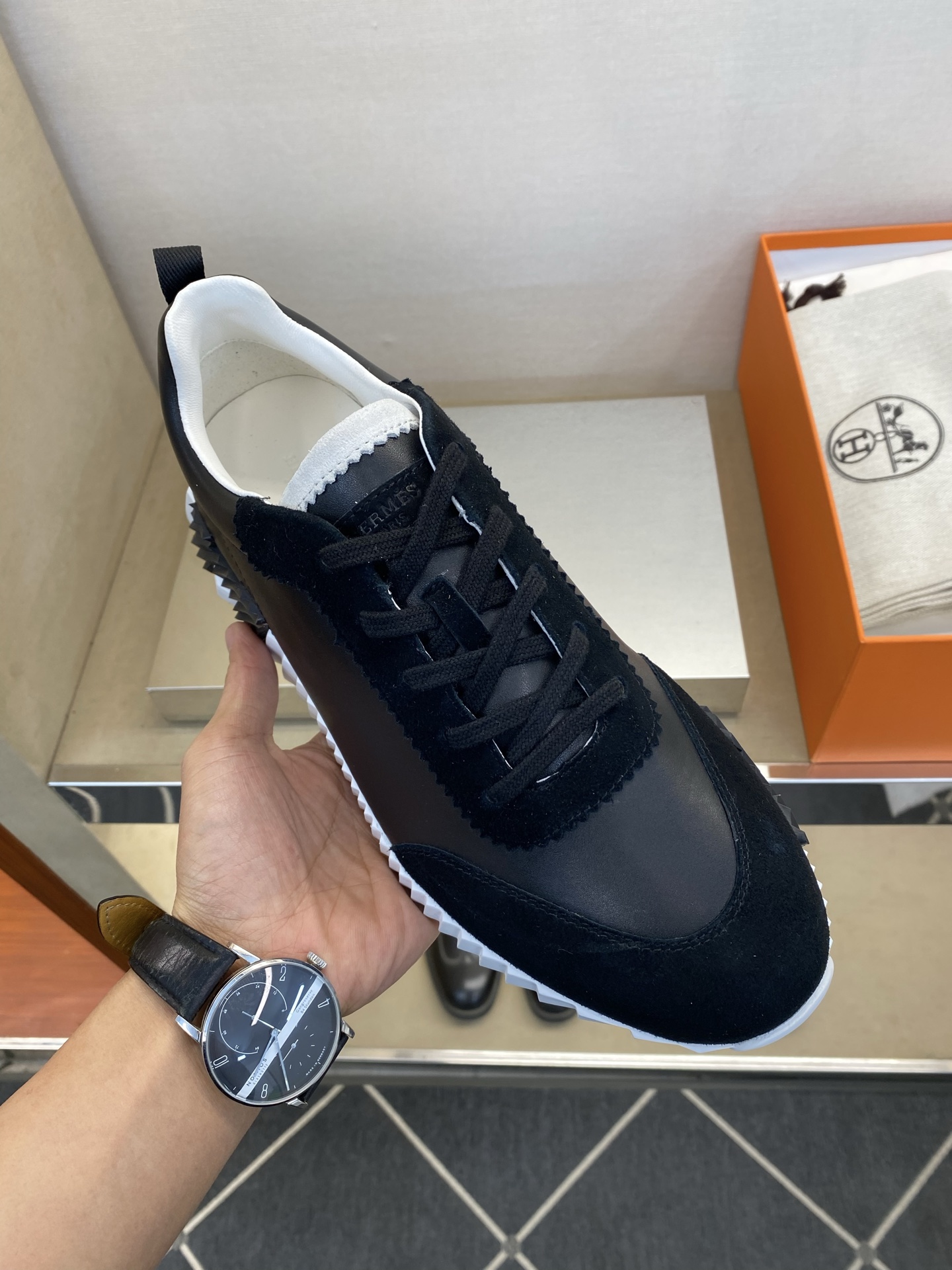 ⚠️【HMS＊】⚠️男士经典运动鞋⚠️正码：39－44⚠️超轻盈舒适！🐂货！顶级手工艺[强]💯💯经典简约