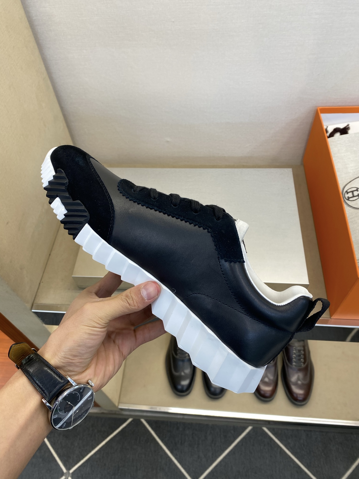 ⚠️【HMS＊】⚠️男士经典运动鞋⚠️正码：39－44⚠️超轻盈舒适！🐂货！顶级手工艺[强]💯💯经典简约