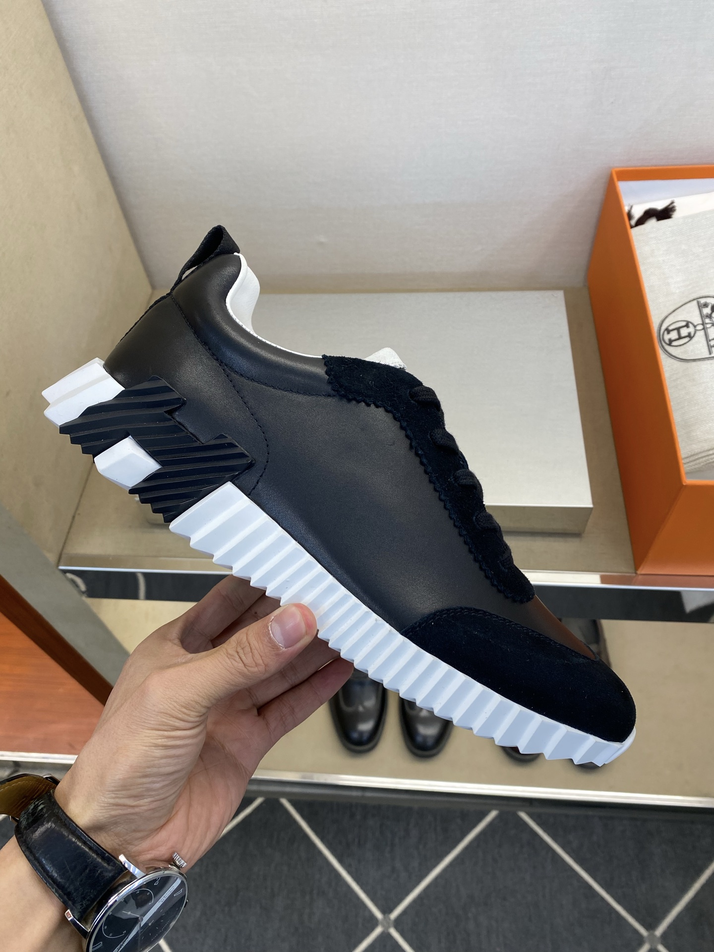⚠️【HMS＊】⚠️男士经典运动鞋⚠️正码：39－44⚠️超轻盈舒适！🐂货！顶级手工艺[强]💯💯经典简约