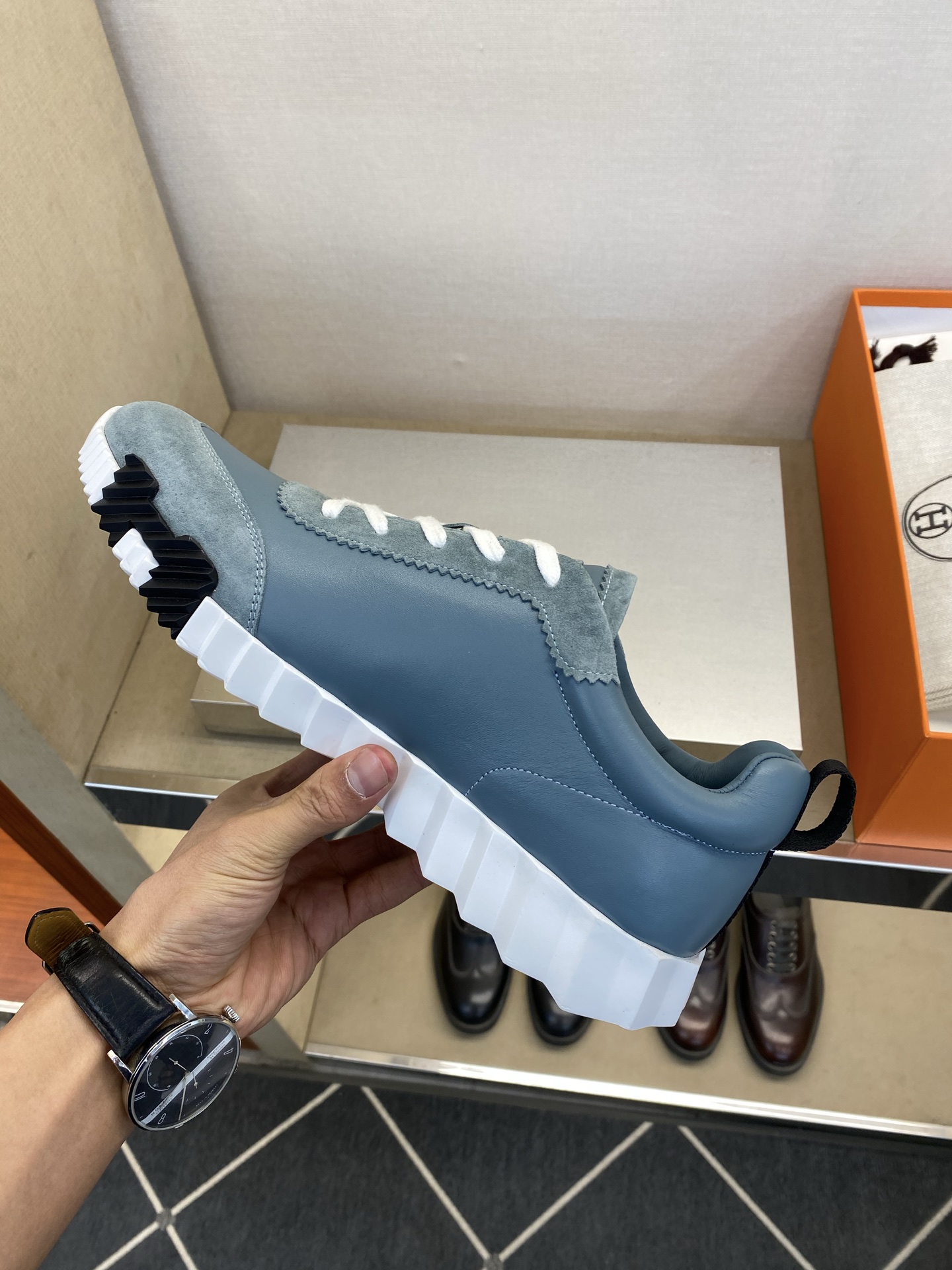 ⚠️【HMS＊】⚠️男士经典运动鞋⚠️正码：39－44⚠️超轻盈舒适！🐂货！顶级手工艺[强]💯💯经典简约