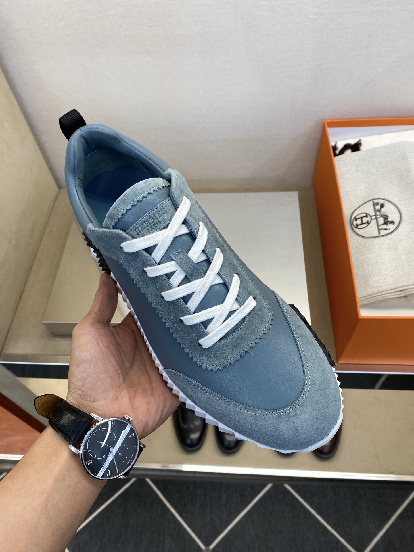 ⚠️【HMS＊】⚠️男士经典运动鞋⚠️正码：39－44⚠️超轻盈舒适！🐂货！顶级手工艺[强]💯💯经典简约