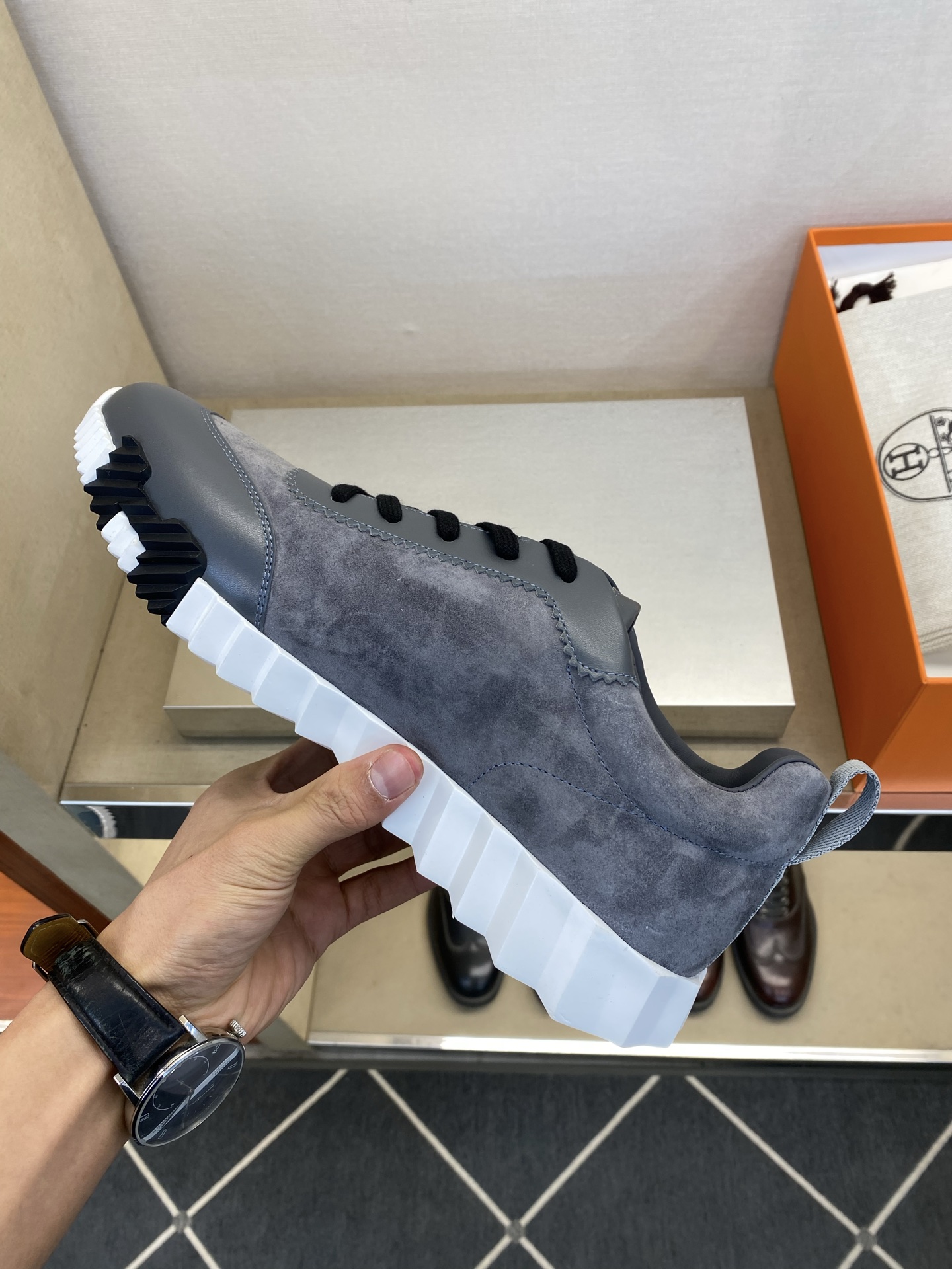 ⚠️【HMS＊】⚠️男士经典运动鞋⚠️正码：39－44⚠️超轻盈舒适！🐂货！顶级手工艺[强]💯💯经典简约