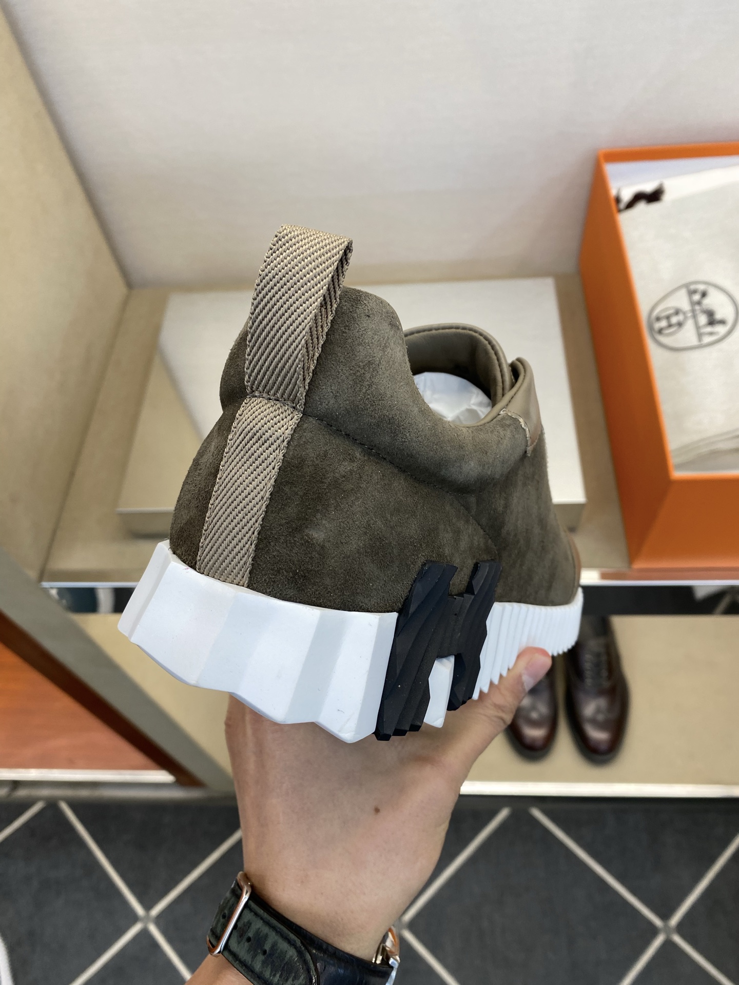 ⚠️【HMS＊】⚠️男士经典运动鞋⚠️正码：39－44⚠️超轻盈舒适！🐂货！顶级手工艺[强]💯💯经典简约