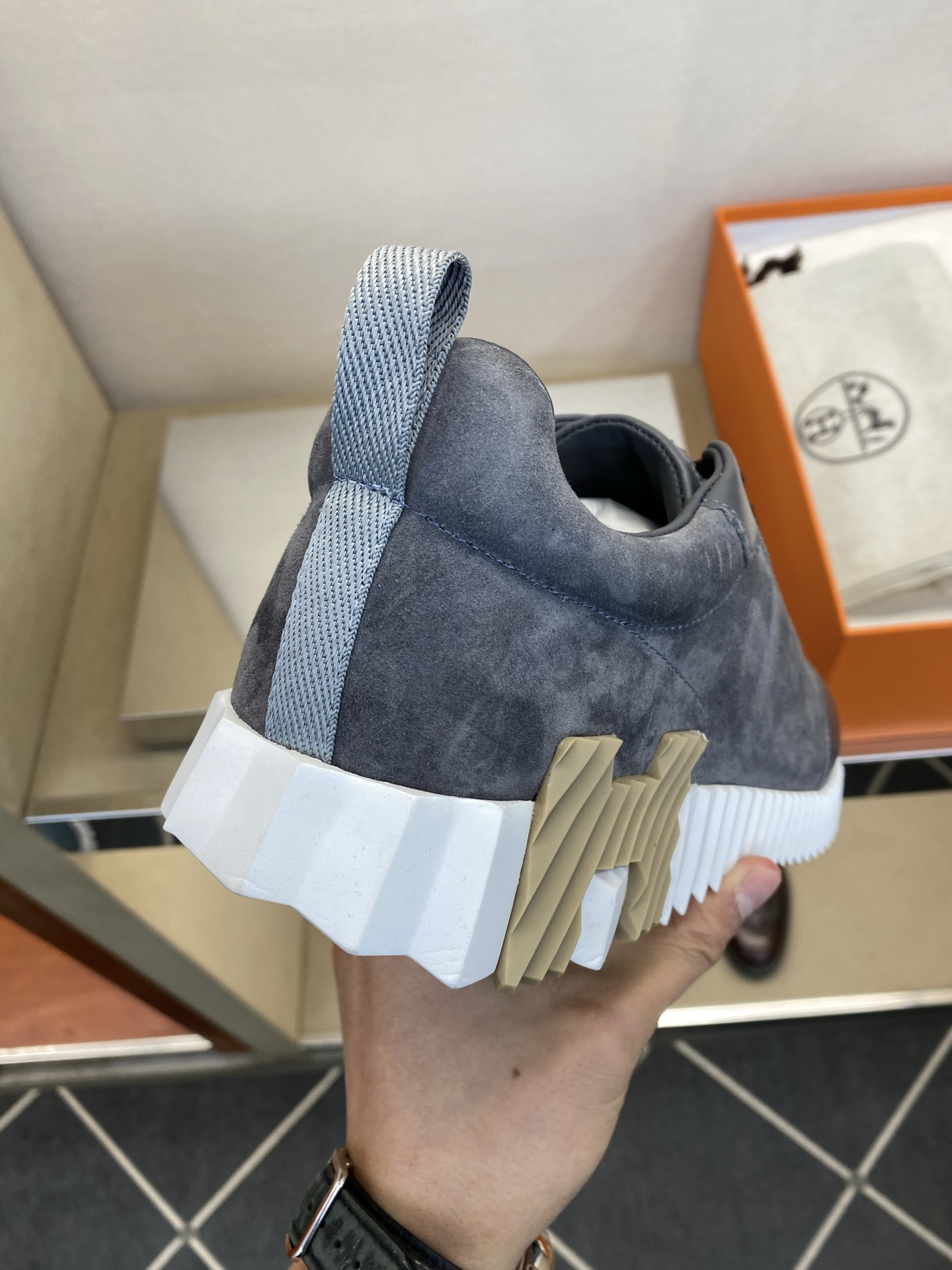 ⚠️【HMS＊】⚠️男士经典运动鞋⚠️正码：39－44⚠️超轻盈舒适！🐂货！顶级手工艺[强]💯💯经典简约