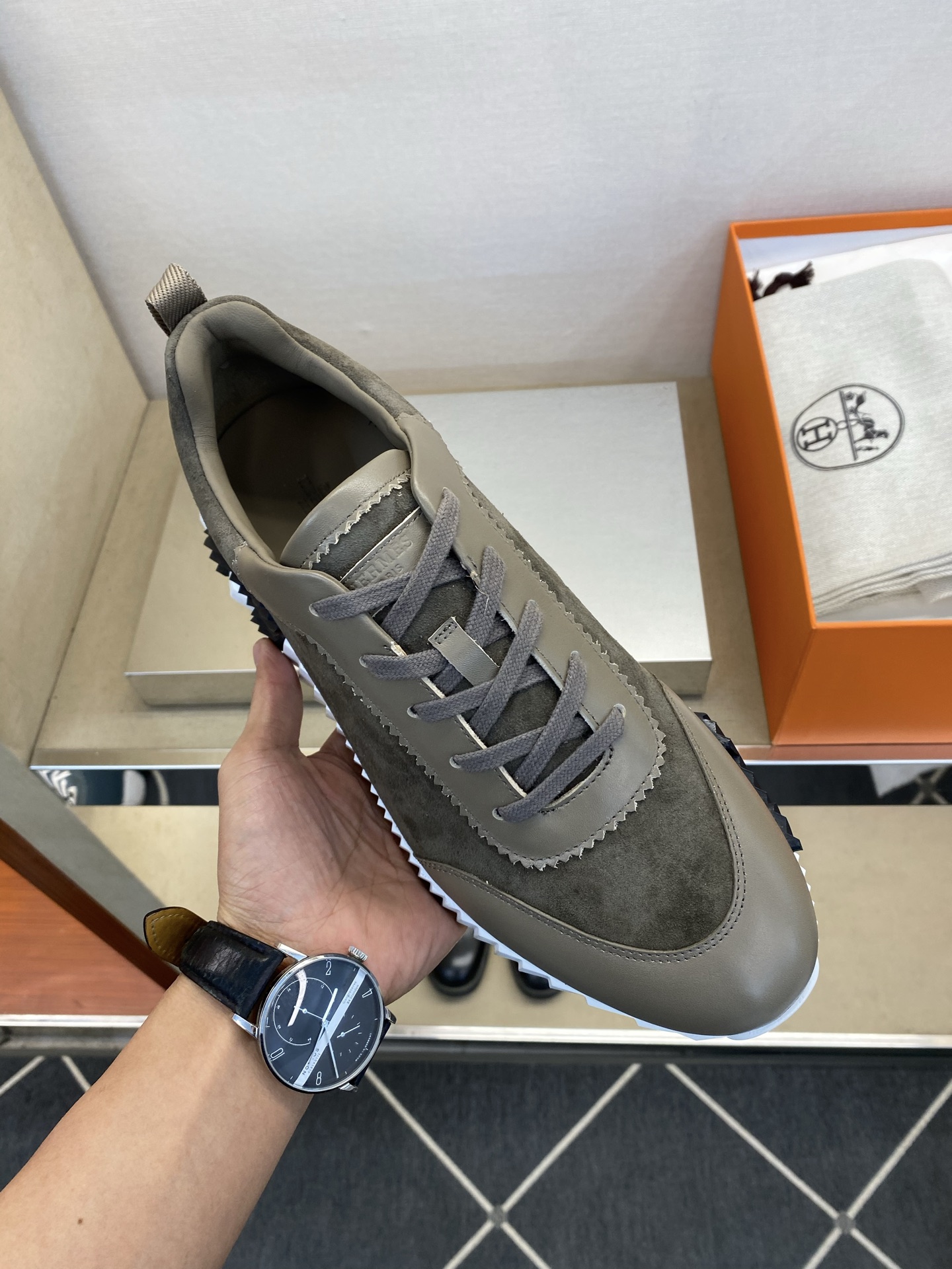 ⚠️【HMS＊】⚠️男士经典运动鞋⚠️正码：39－44⚠️超轻盈舒适！🐂货！顶级手工艺[强]💯💯经典简约