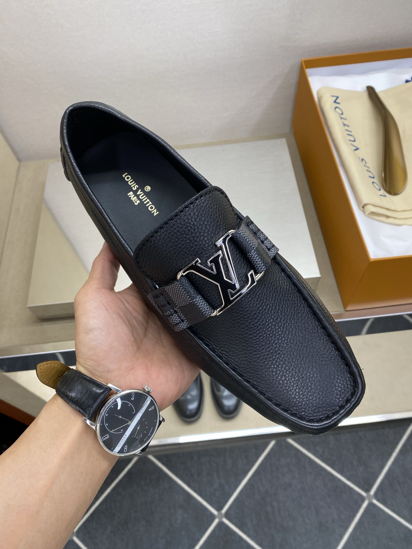 ⚠️【L*V】⚠️高端男士驾车、一脚蹬系列⚠️39一44(5一10)⚠️全料面原版荔纹牛皮!厚实柔软!全 ⚠️【L*V】⚠️高端男士驾车、一脚蹬系列⚠️39一44(5一10)⚠️全料面原版荔纹牛皮!厚实柔软!全