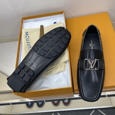 ⚠️【L*V】⚠️高端男士驾车、一脚蹬系列⚠️39一44(5一10)⚠️全料面原版荔纹牛皮!厚实柔软!全 ⚠️【L*V】⚠️高端男士驾车、一脚蹬系列⚠️39一44(5一10)⚠️全料面原版荔纹牛皮!厚实柔软!全