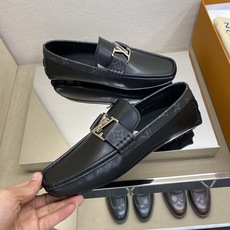 ⚠️【L*V】⚠️高端男士驾车、一脚蹬系列⚠️39一44(5一10)⚠️全料面原版荔纹牛皮!厚实柔软!全 ⚠️【L*V】⚠️高端男士驾车、一脚蹬系列⚠️39一44(5一10)⚠️全料面原版荔纹牛皮!厚实柔软!全